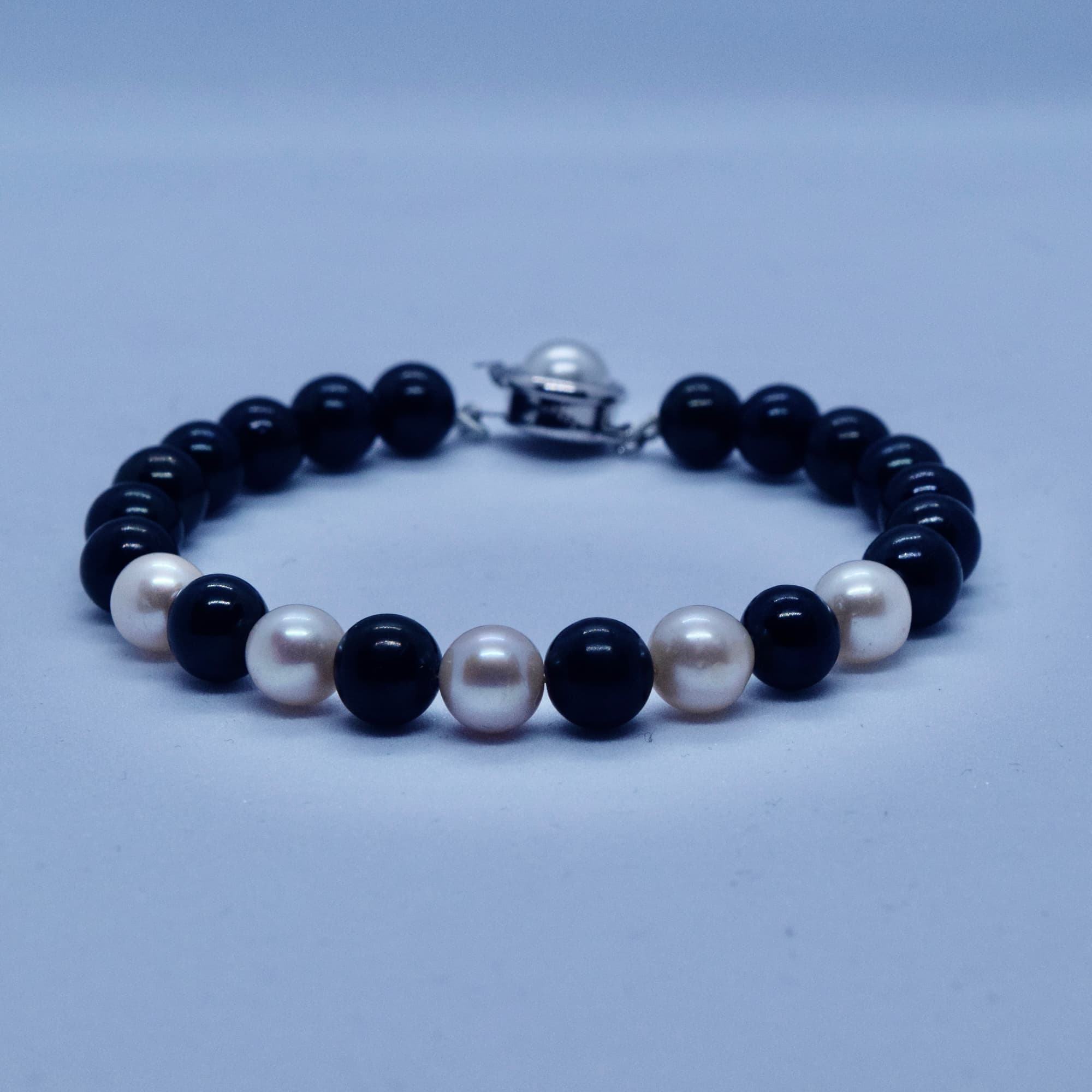 Striking Black & White 7mm Round Pearls Bracelet