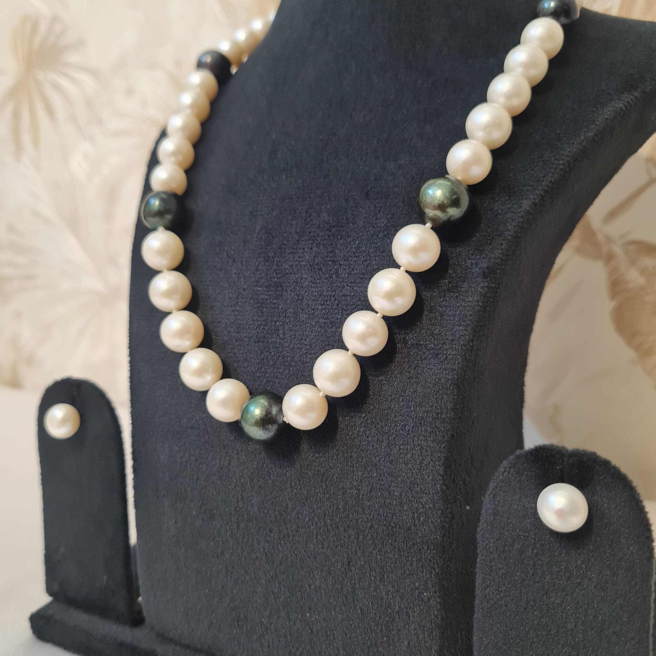 Rare Double Knotted 20Inch Necklace With White & Bottle Green Round Pearls - Image 2