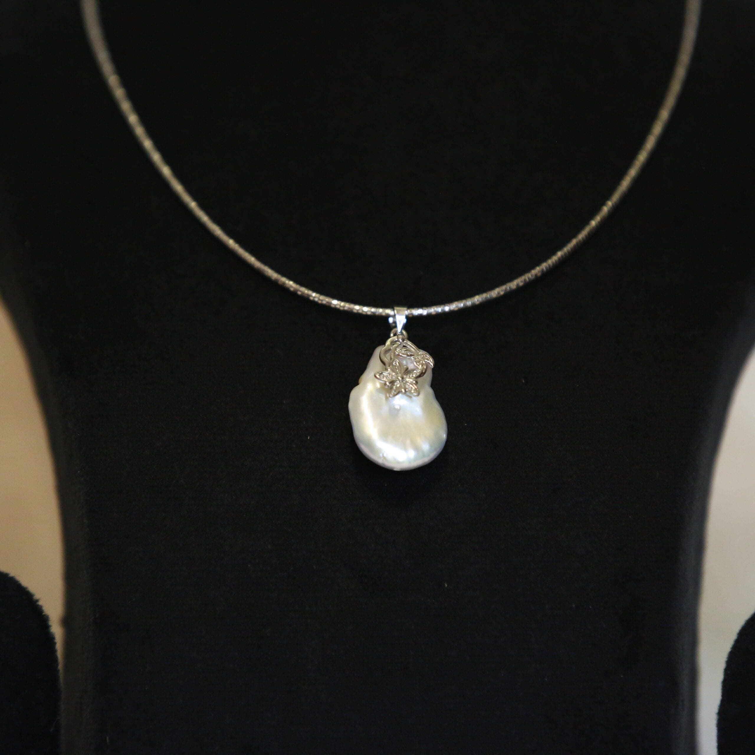 Artsy White Baroque Pearl Pendant With Decorative 925 Silver Anchor