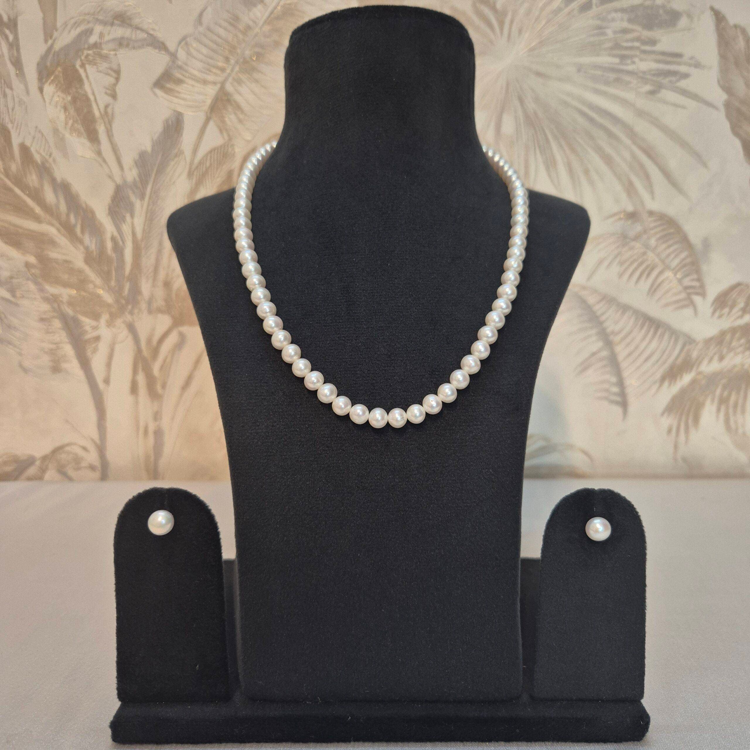 Classic Pearl Necklace Set in 6.5-7mm Round Off-white Pearls