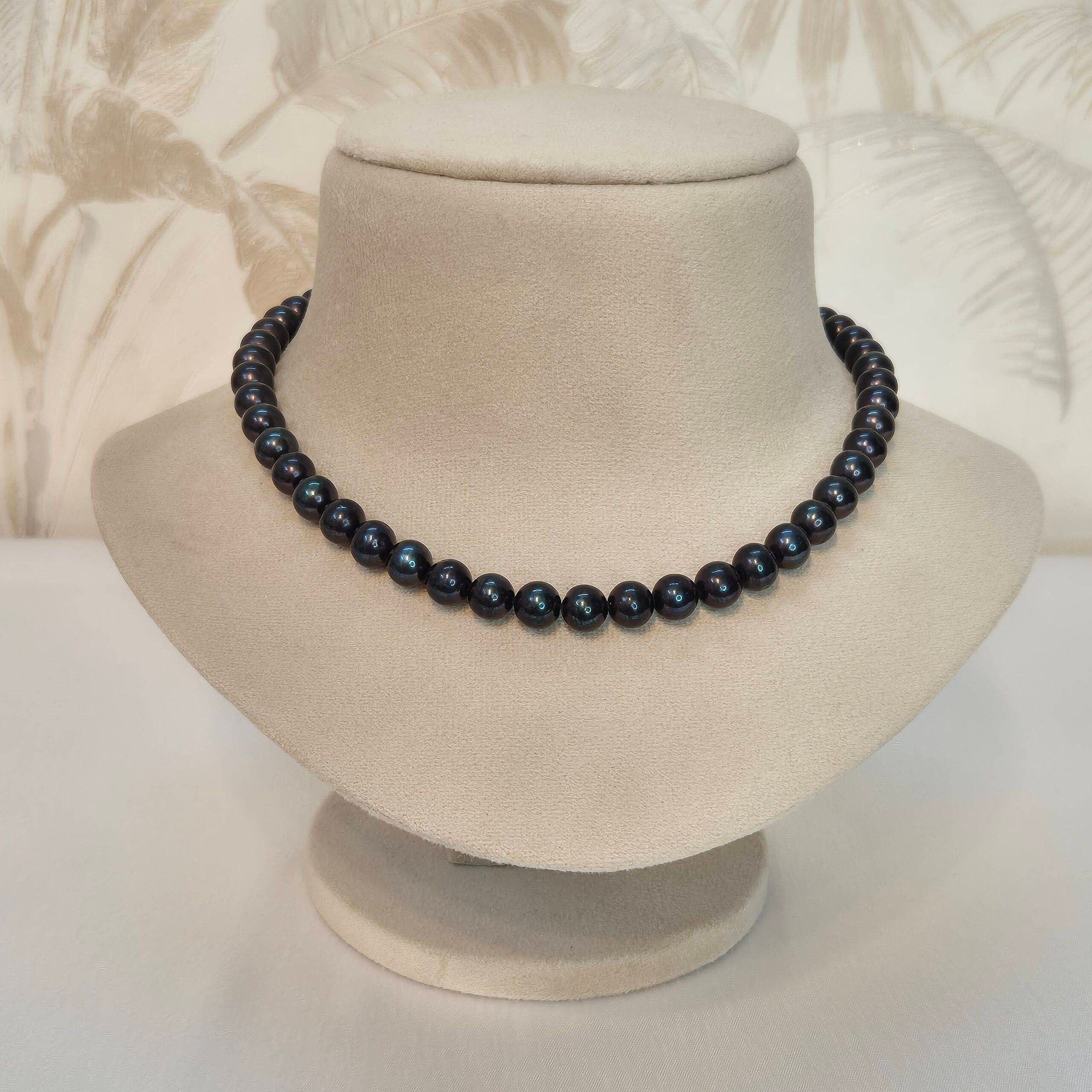 Striking Blackish Green 8.5mm Round Pearls 17Inch Single Line Necklace