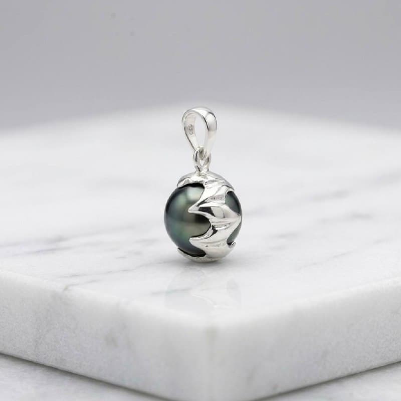 Tahitian Pearl Pendant in 925 Sterling Silver