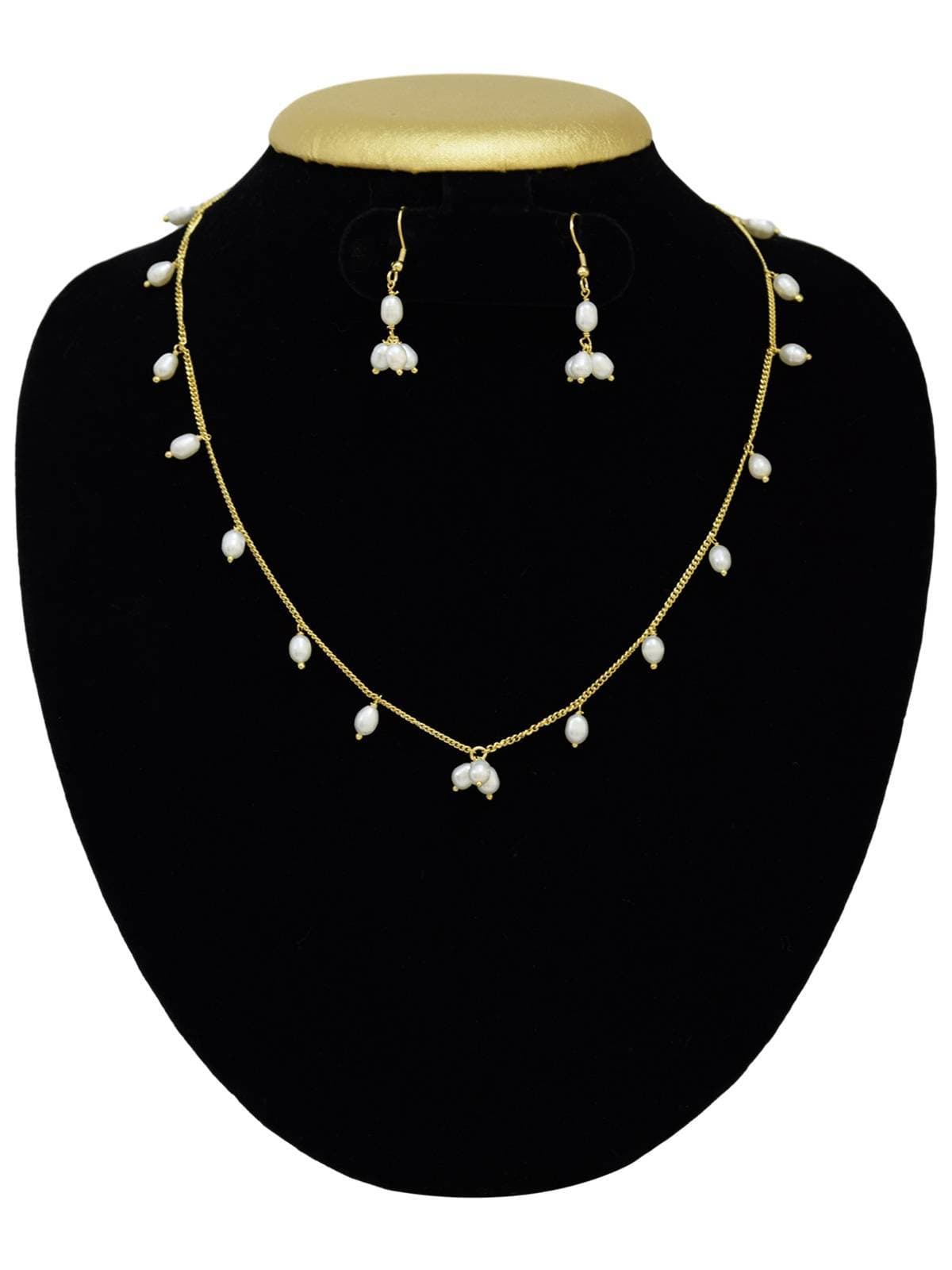 Oval in pearl jewellery from Pure Pearls