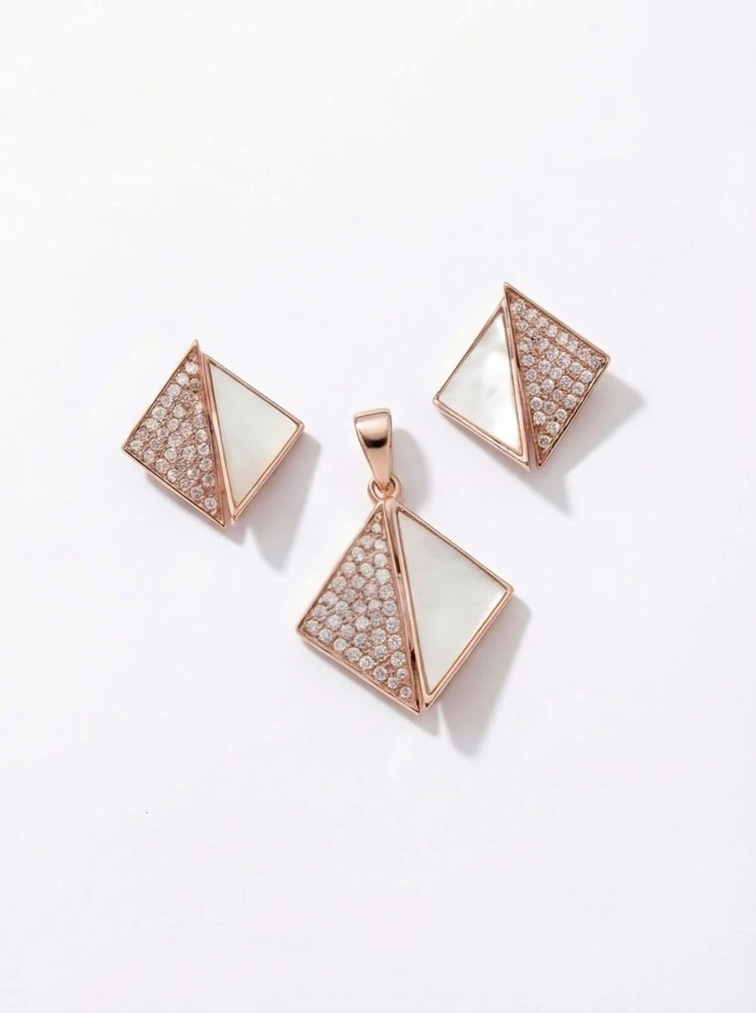 Mother of Pearl in pearl jewellery from Pure Pearls