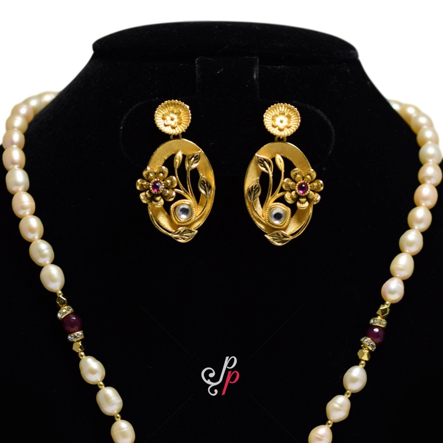 Vintage Collection in Pearls - Pink Pearl Set in Kundan Pendant - Image 2