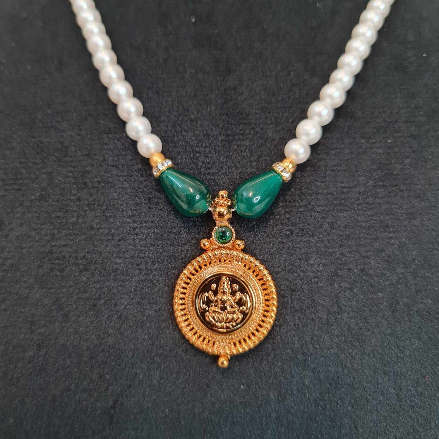 Simple 4.5mm Round White Pearls Necklace With Lakshmi Kaasu Pendant - Image 2