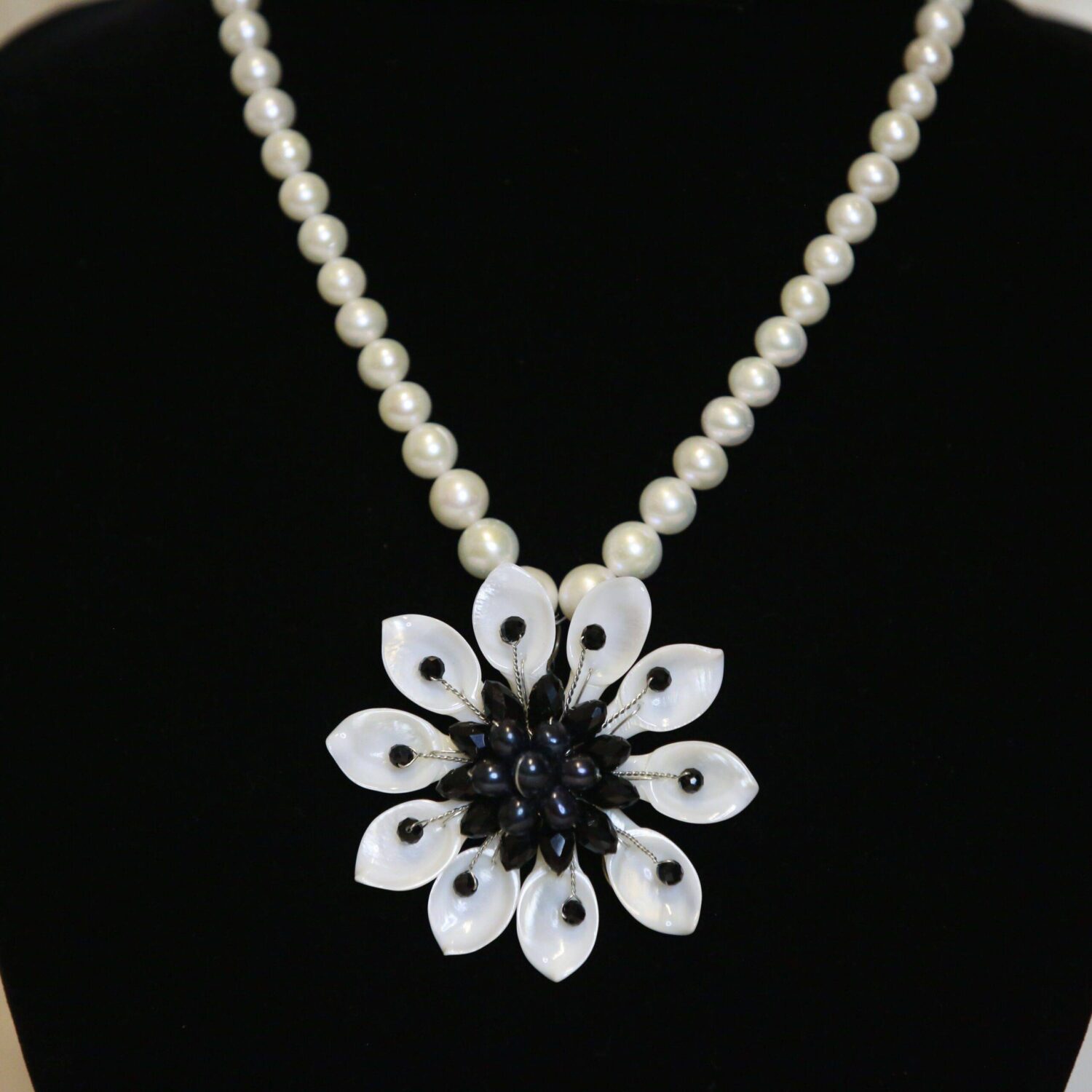 Blissful White Graduated Pearls 18Inch Necklace With MOP Pendant - Image 2