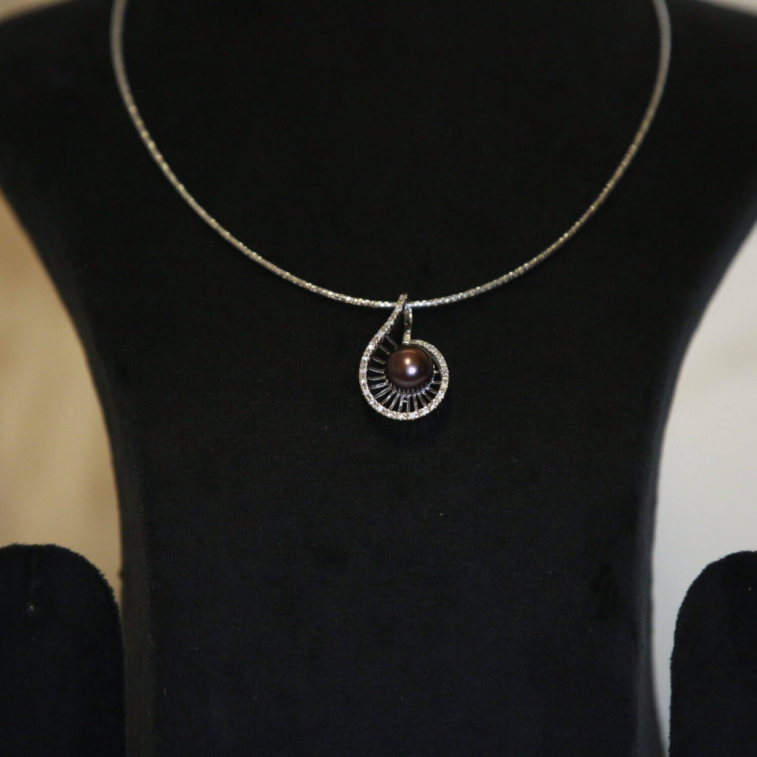Lovely Silver Finish Abstract Pendant With 10mm Brown Button Pearl