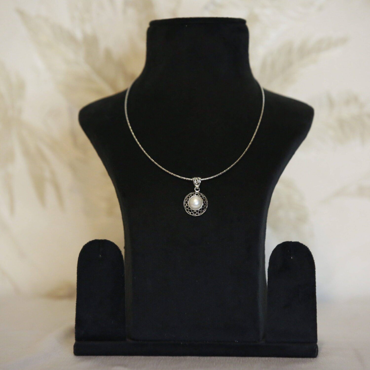 Modern Circular 925 Silver Pendant With 10mm White Button Pearl - Image 2