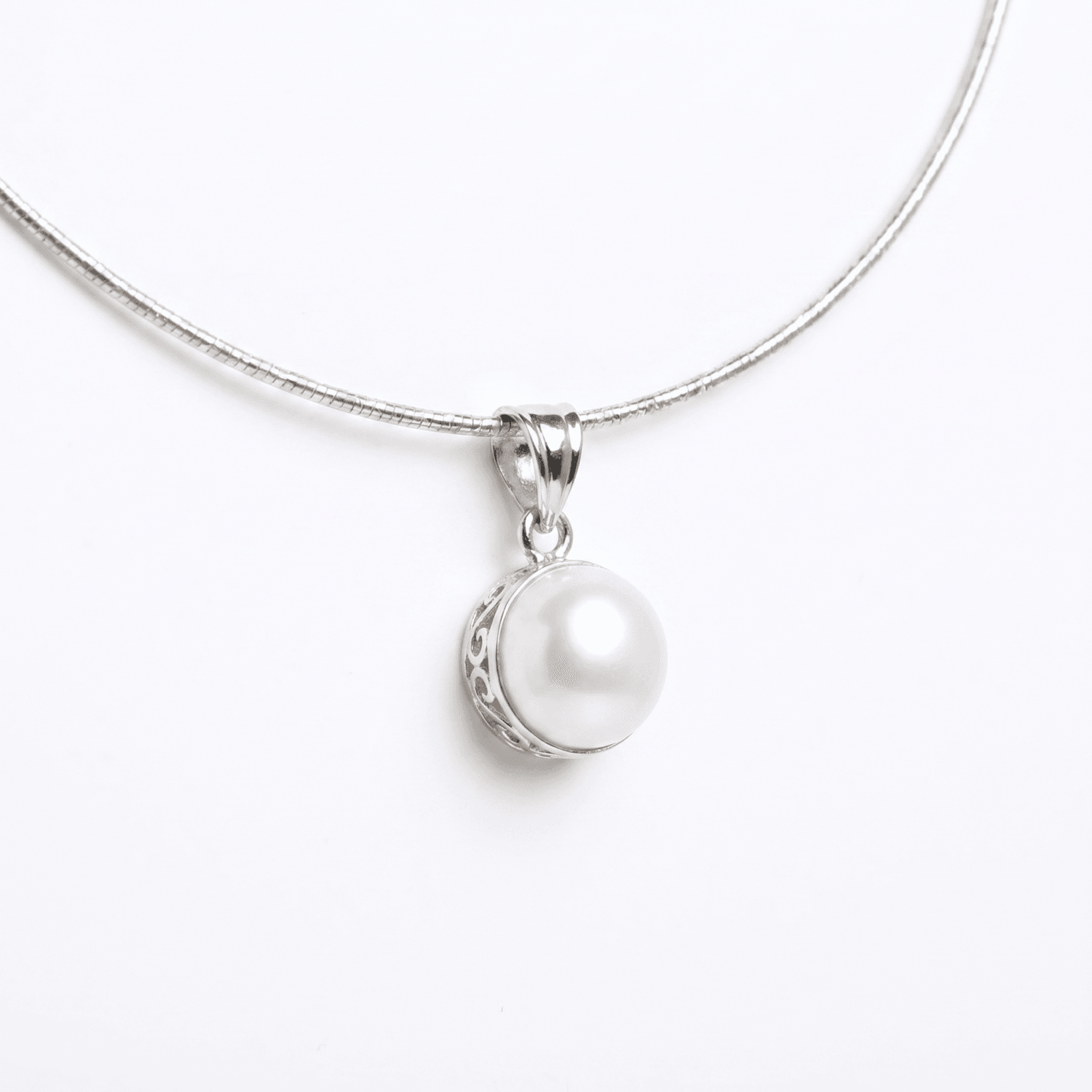 Simple 925 Silver Pendant With 10.5mm White Button Pearl