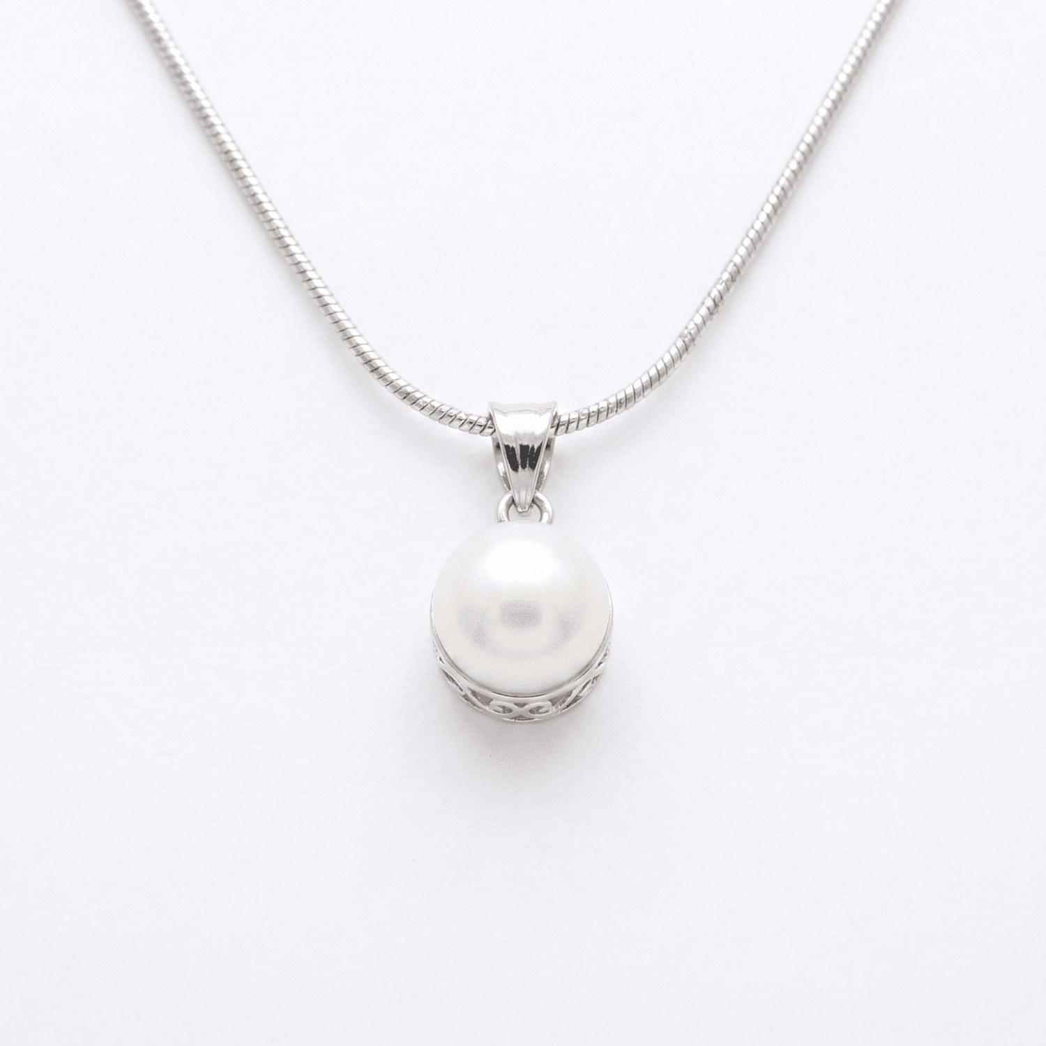 Simple 925 Silver Pendant With 10.5mm White Button Pearl - Image 3