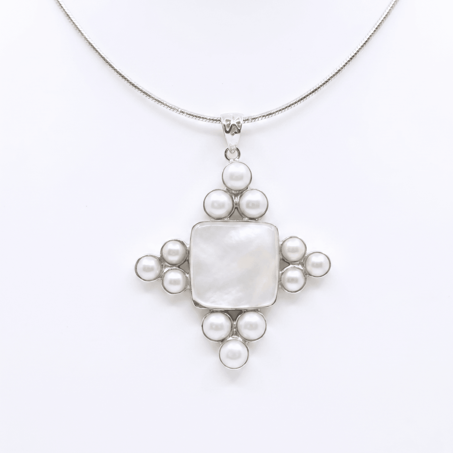 Intriguing 925 Silver Pendant With White Button Pearls & Mother of Pearl