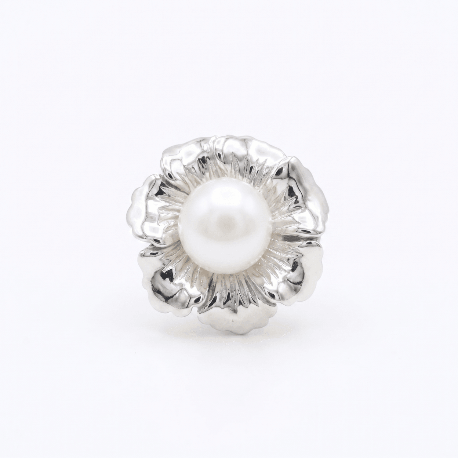 Stunning Silver Finish Floral Pendant With 11mm White Button Pearl - Image 3