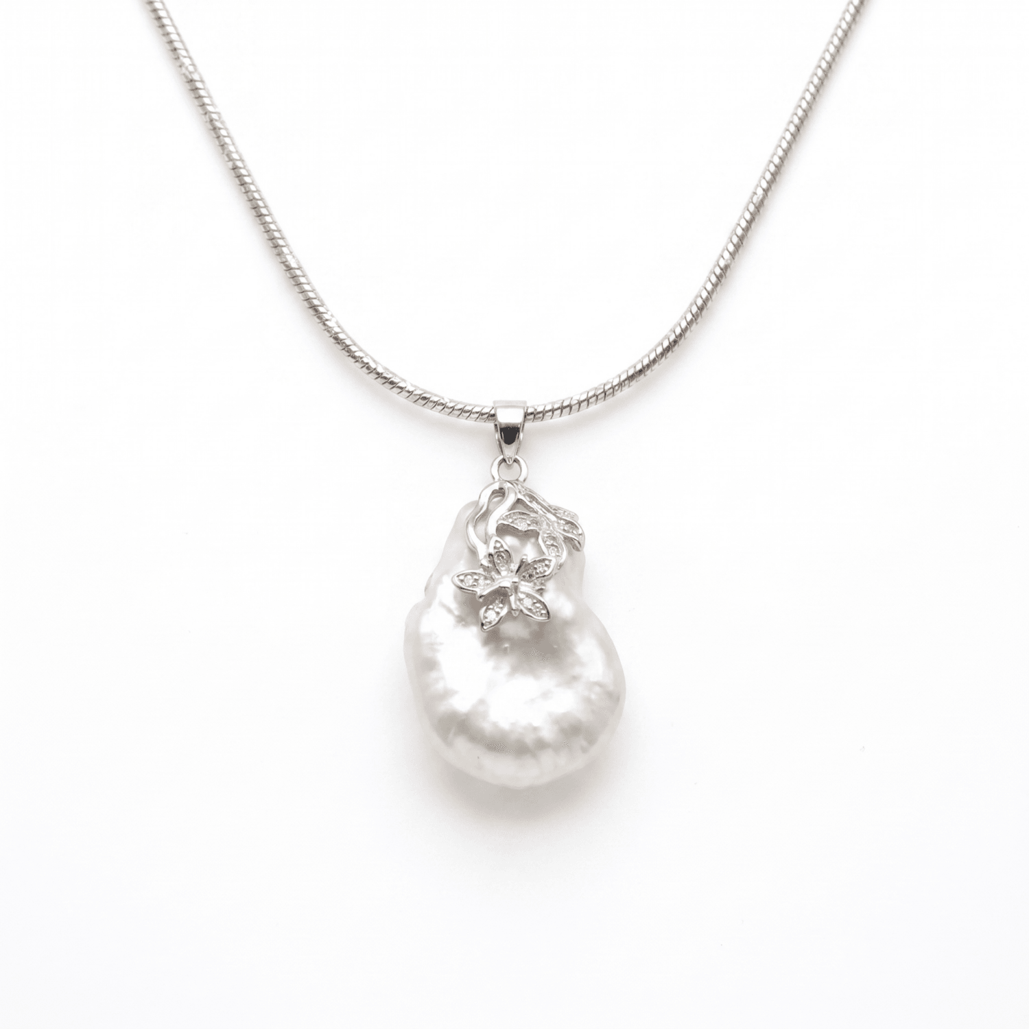 Artsy White Baroque Pearl Pendant With Decorative 925 Silver Anchor