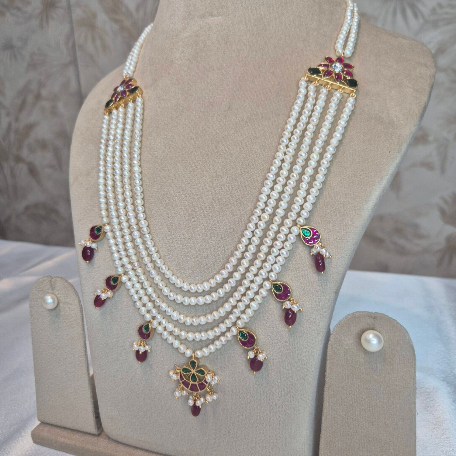 Exquisite 5Layer White Pearl 22Inch Long Necklace With Kemp Pendants - Image 2