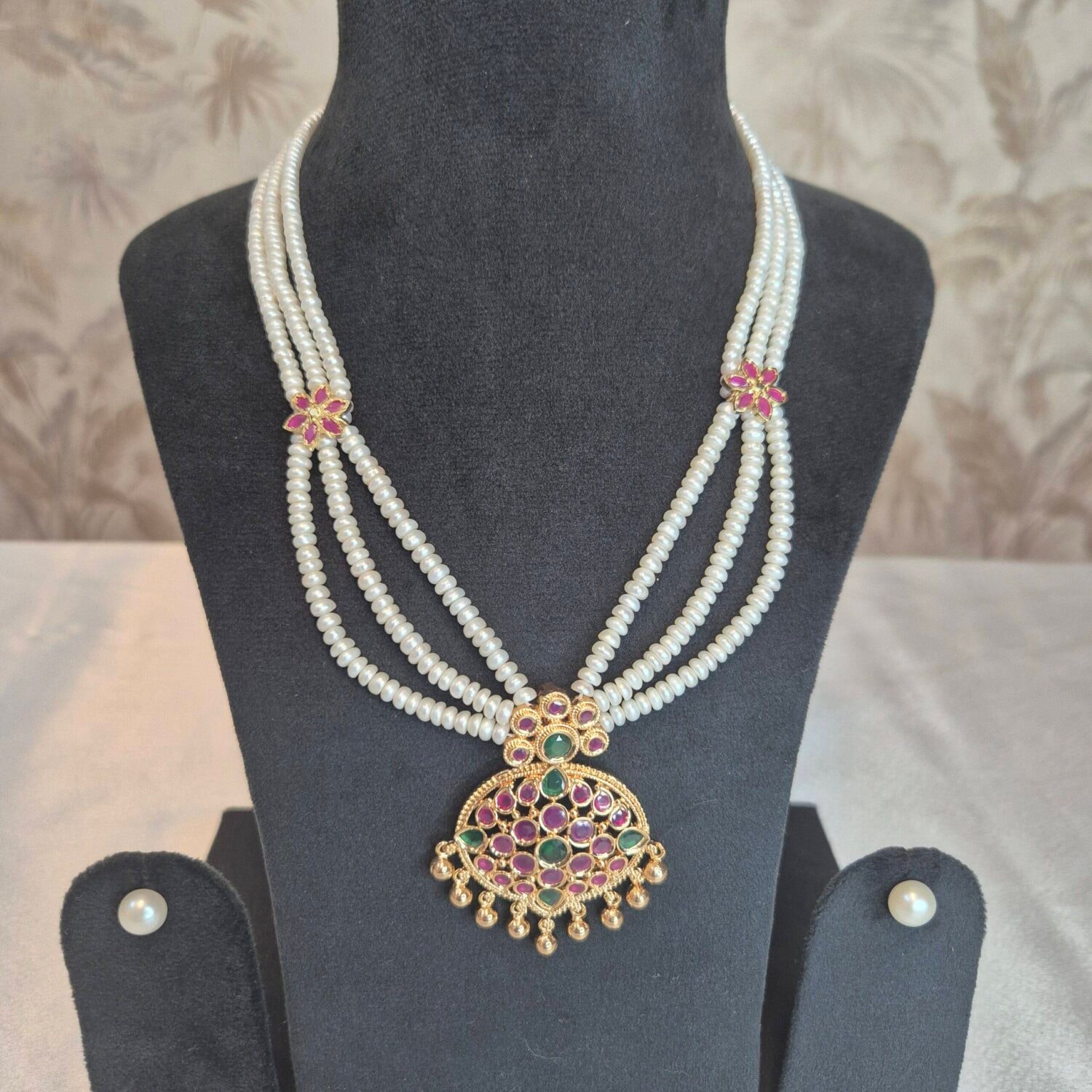 Magnificent 3Strand White Semi-Round Pearl Necklace With Kemp Pendant - Image 3