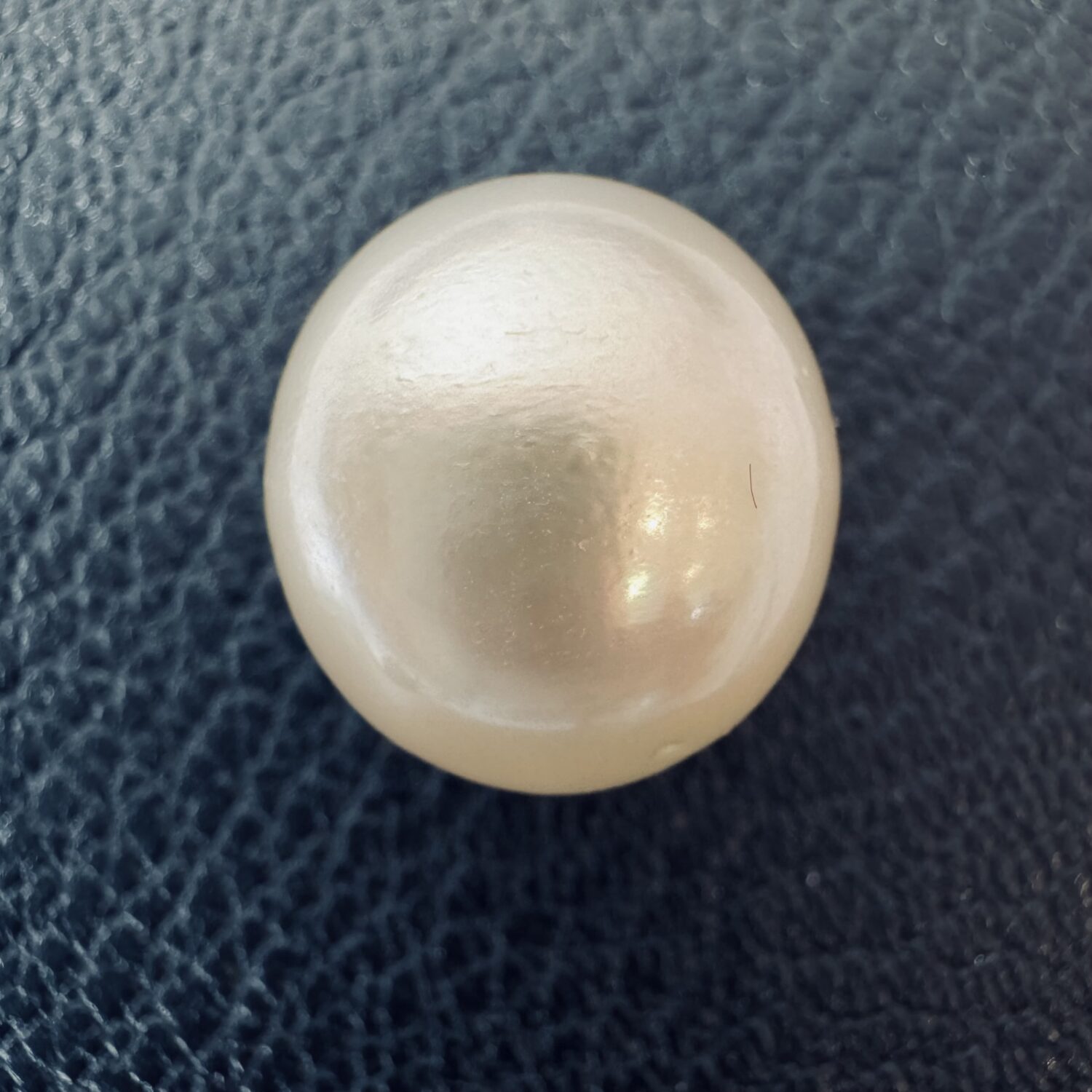 29.215 Carat (32.46 Ratti) White South Sea Pearl - 16.6mm Oval, AAA Quality - Image 2