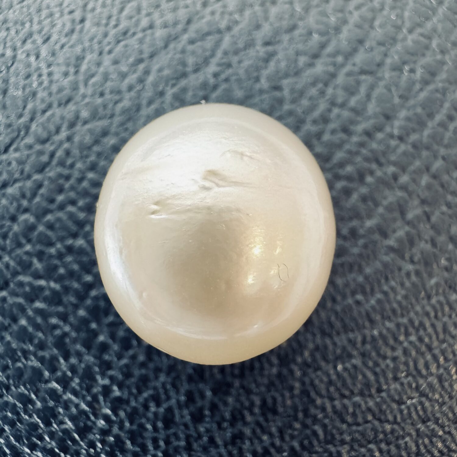 29.215 Carat (32.46 Ratti) White South Sea Pearl - 16.6mm Oval, AAA Quality - Image 3