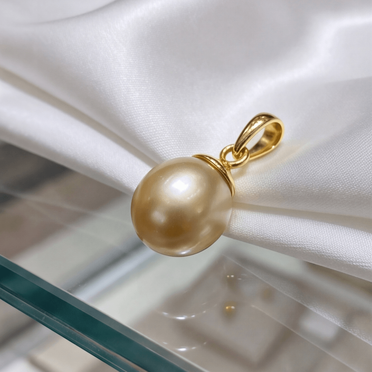 Sundrop Sea Pearl Pendant in 22kt Gold - Image 3
