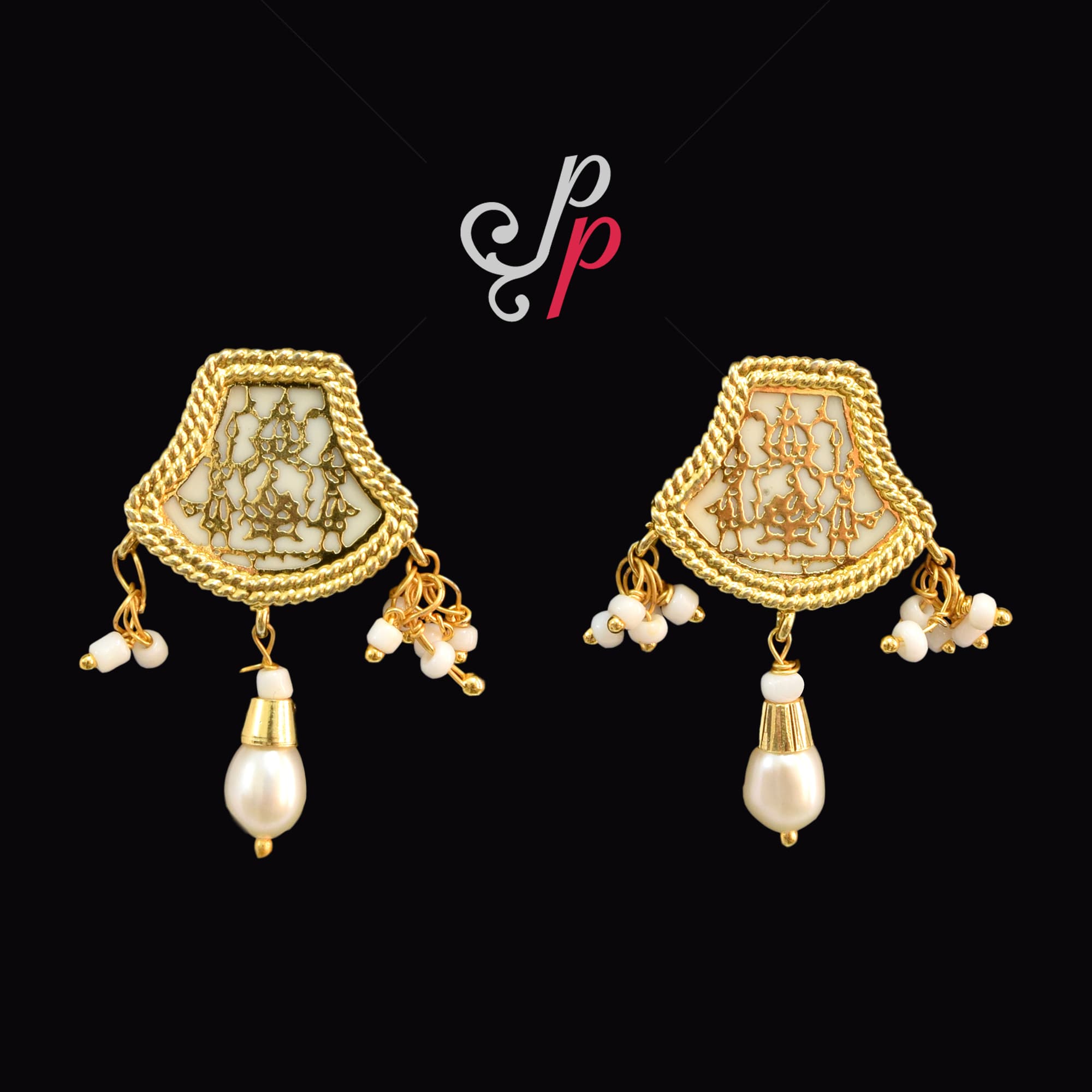 Beautiful Pearl Necklace Set in White Thewa Pendant with Palki Design - Image 3