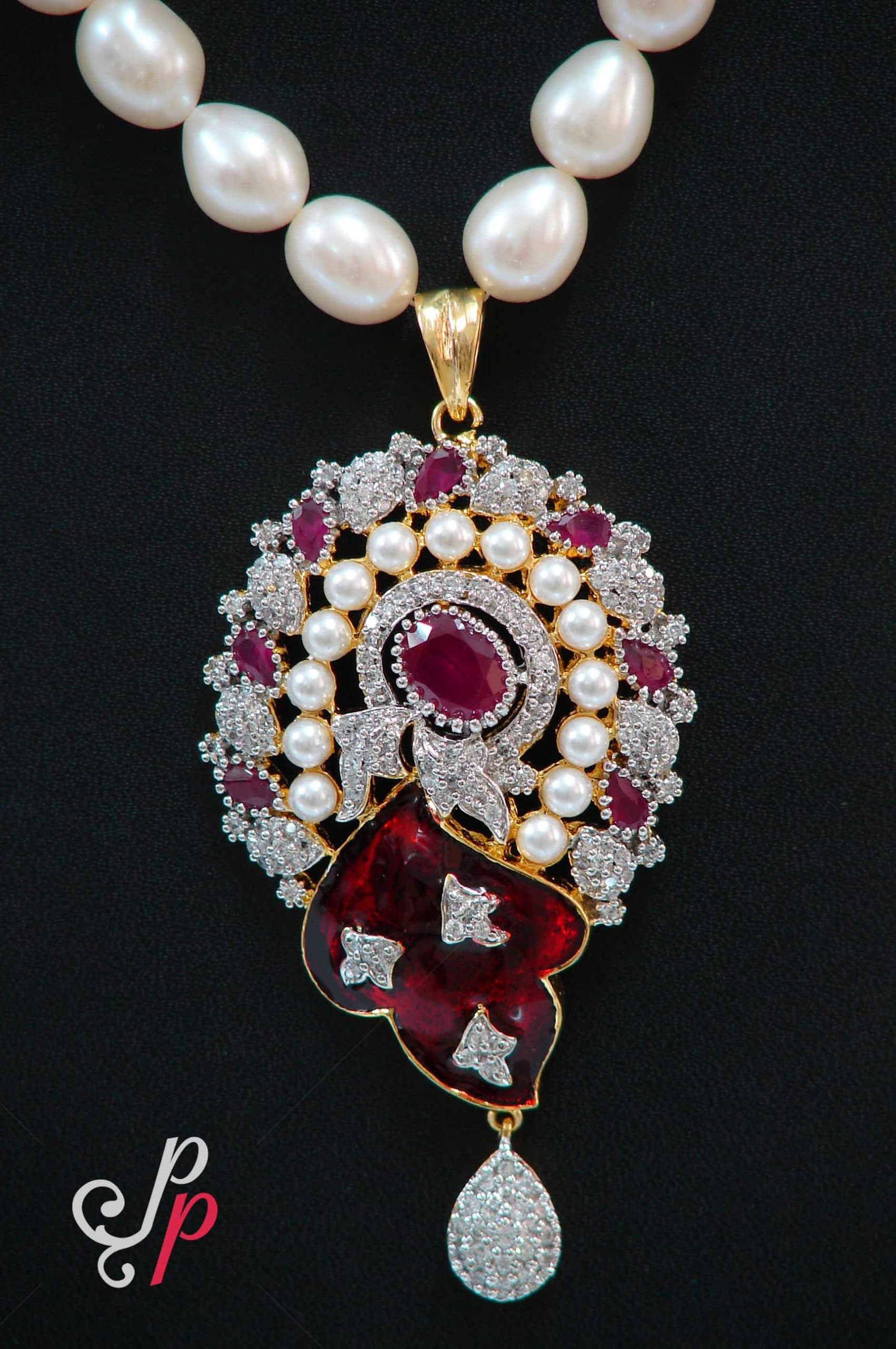 Magnificent pearl set in amazingly beautiful maroon meenakari pendant - Image 3