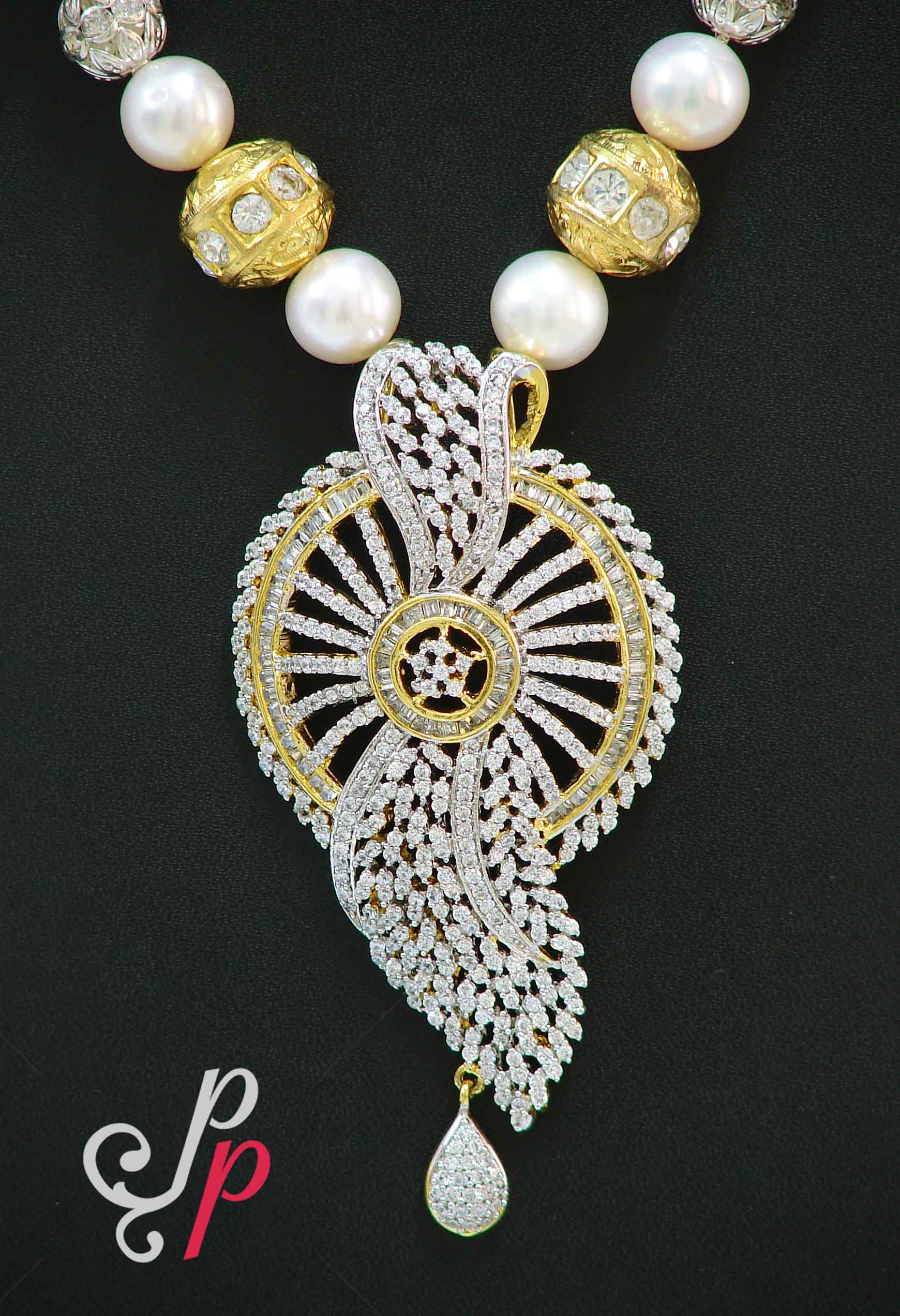 One other ultimate pearl necklace set in our amazing collection - Image 2