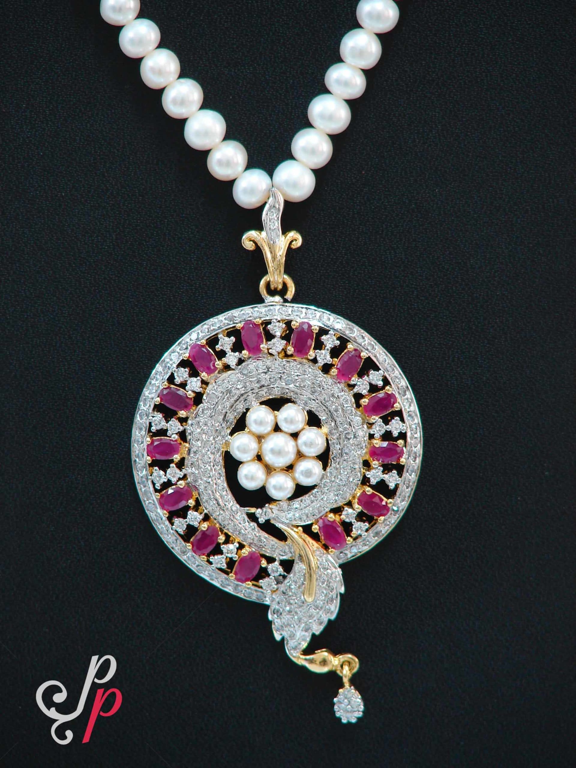Traditional and beautiful pearl necklace set with round pendant - Image 2