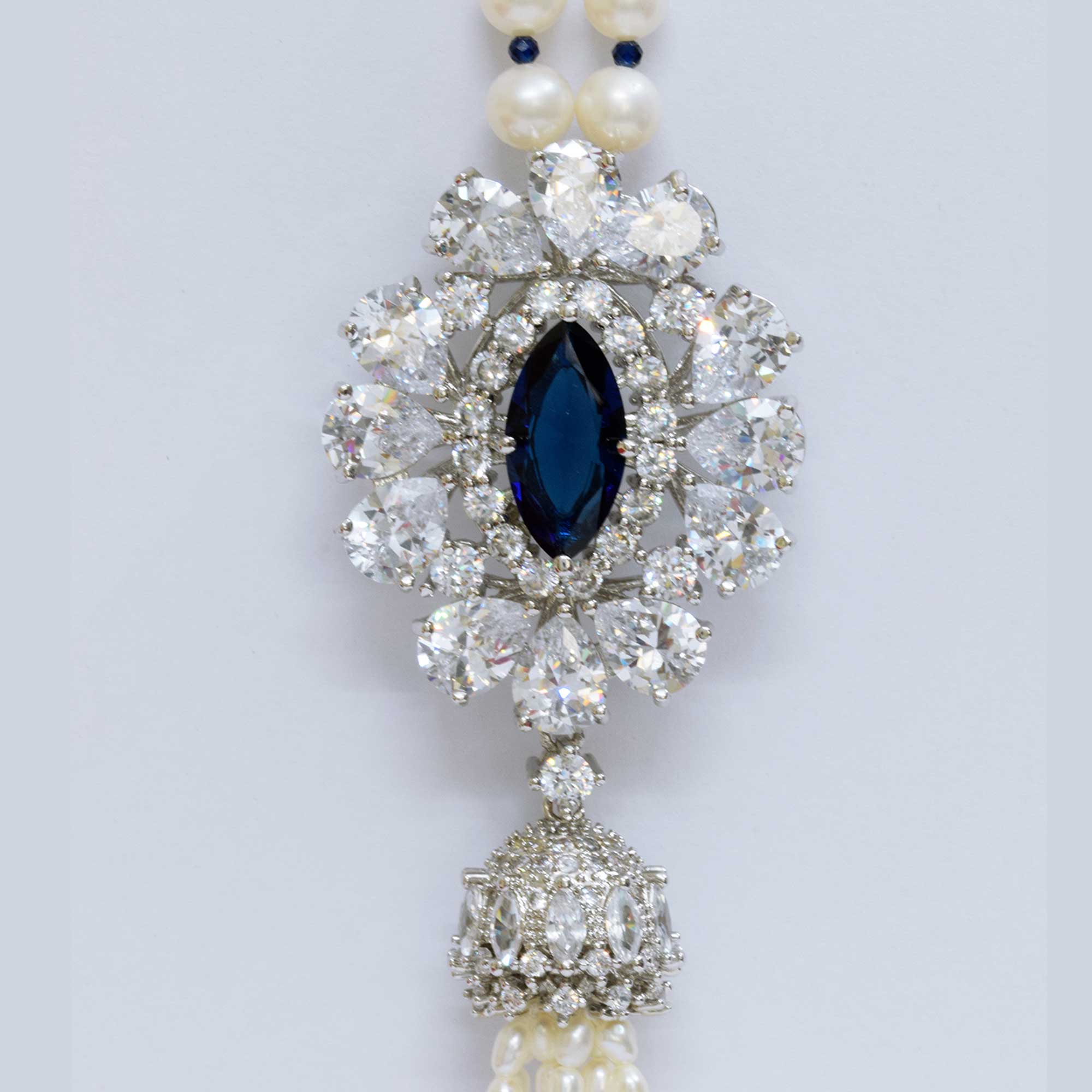 Magnificent White Pearl Necklace Set with Glittering Side Pendant - Image 4