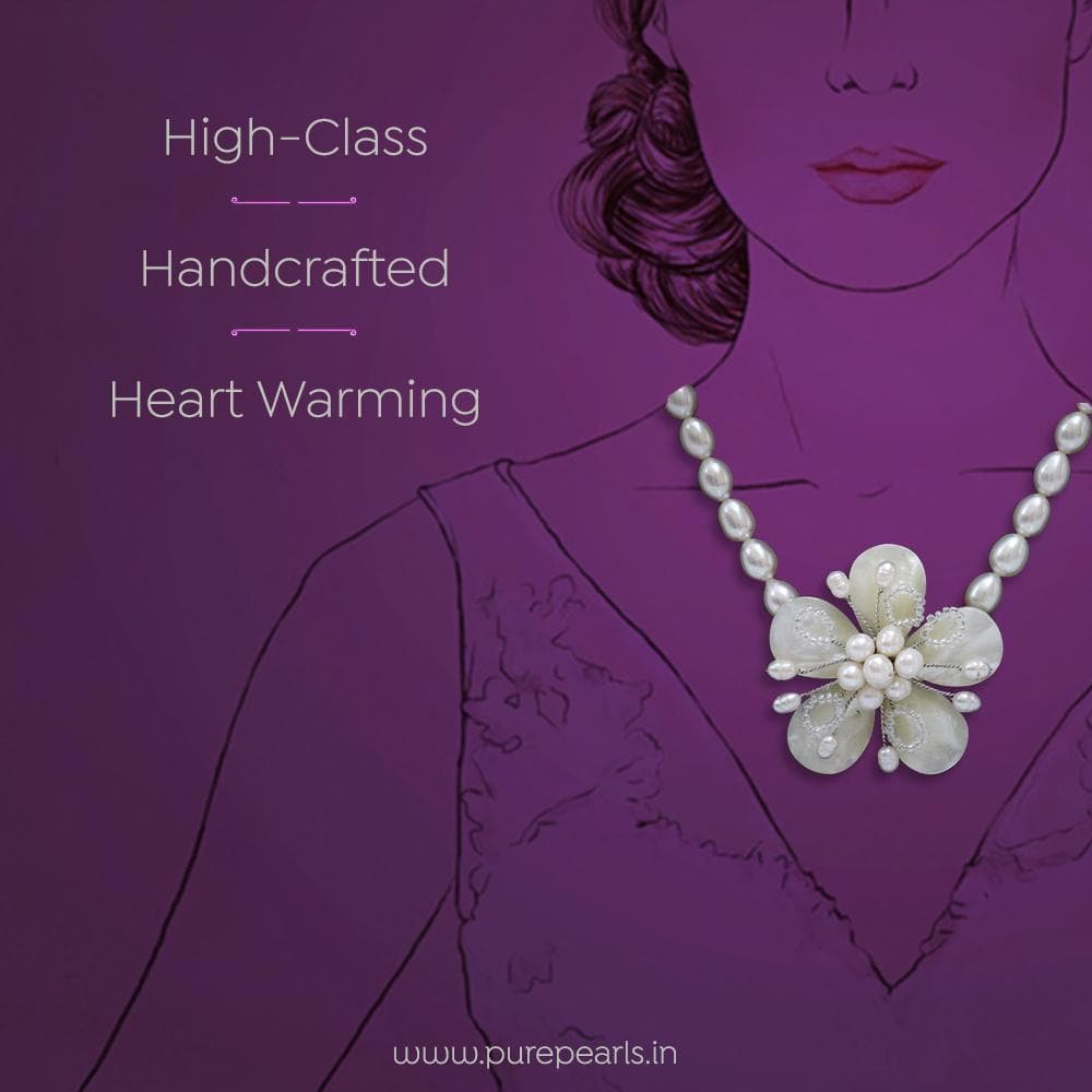 Shiny Oval Pearl Necklace in Mother of Pearl Flower Pendant - Image 3