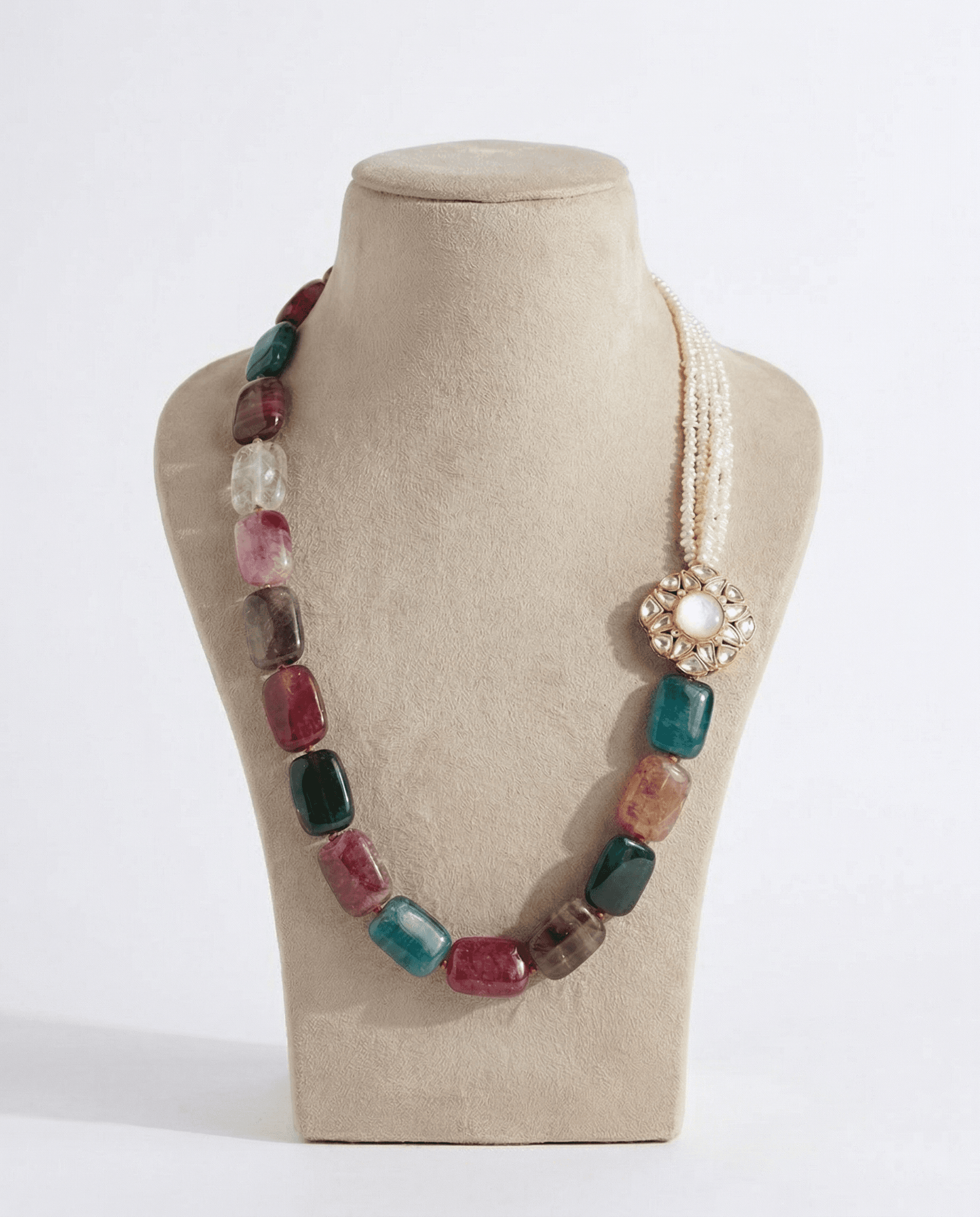 Attractive White Baroque Pearl Necklace With Polki Pendant & Multicoloured Onyx - Image 4