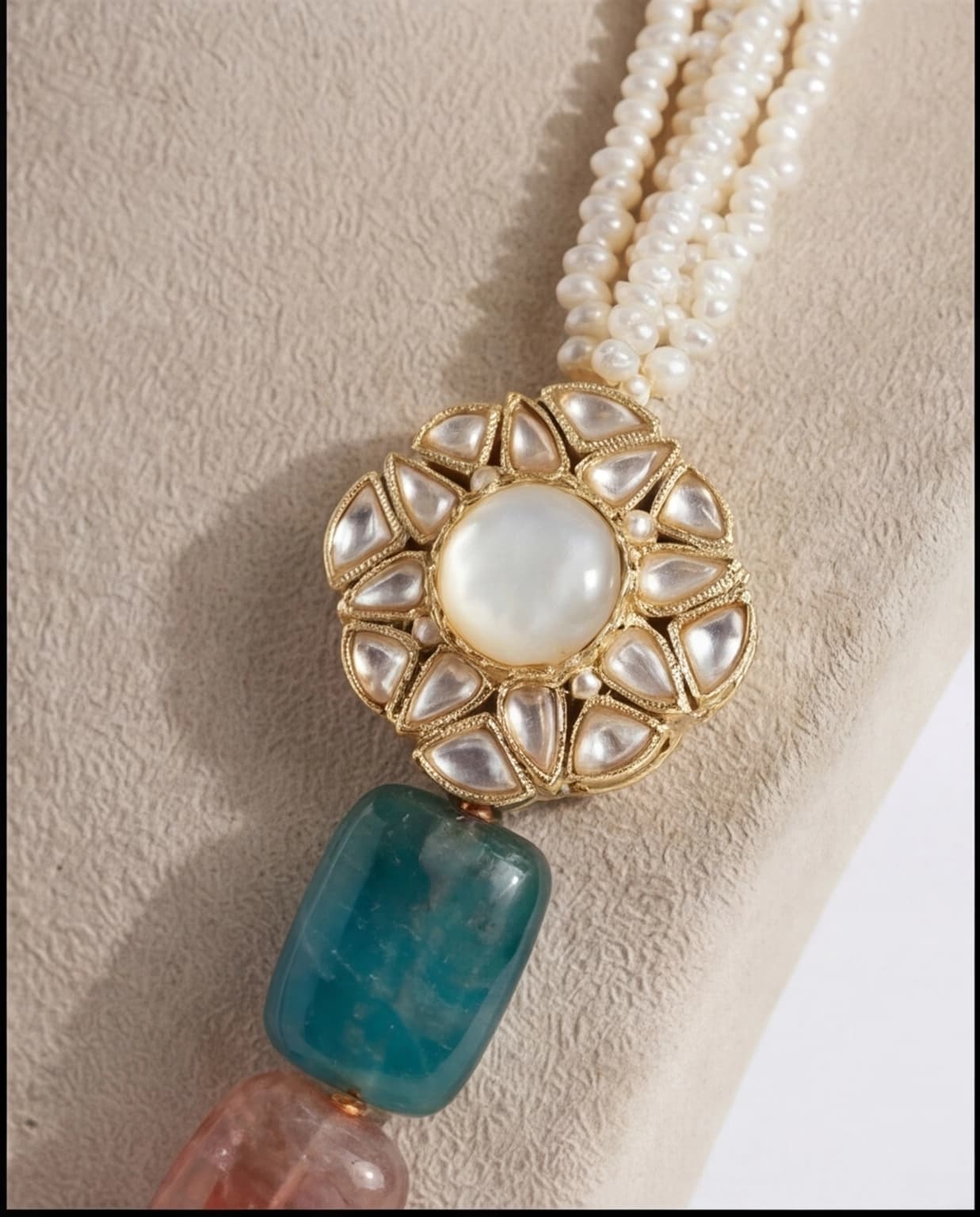 Attractive White Baroque Pearl Necklace With Polki Pendant & Multicoloured Onyx - Image 2