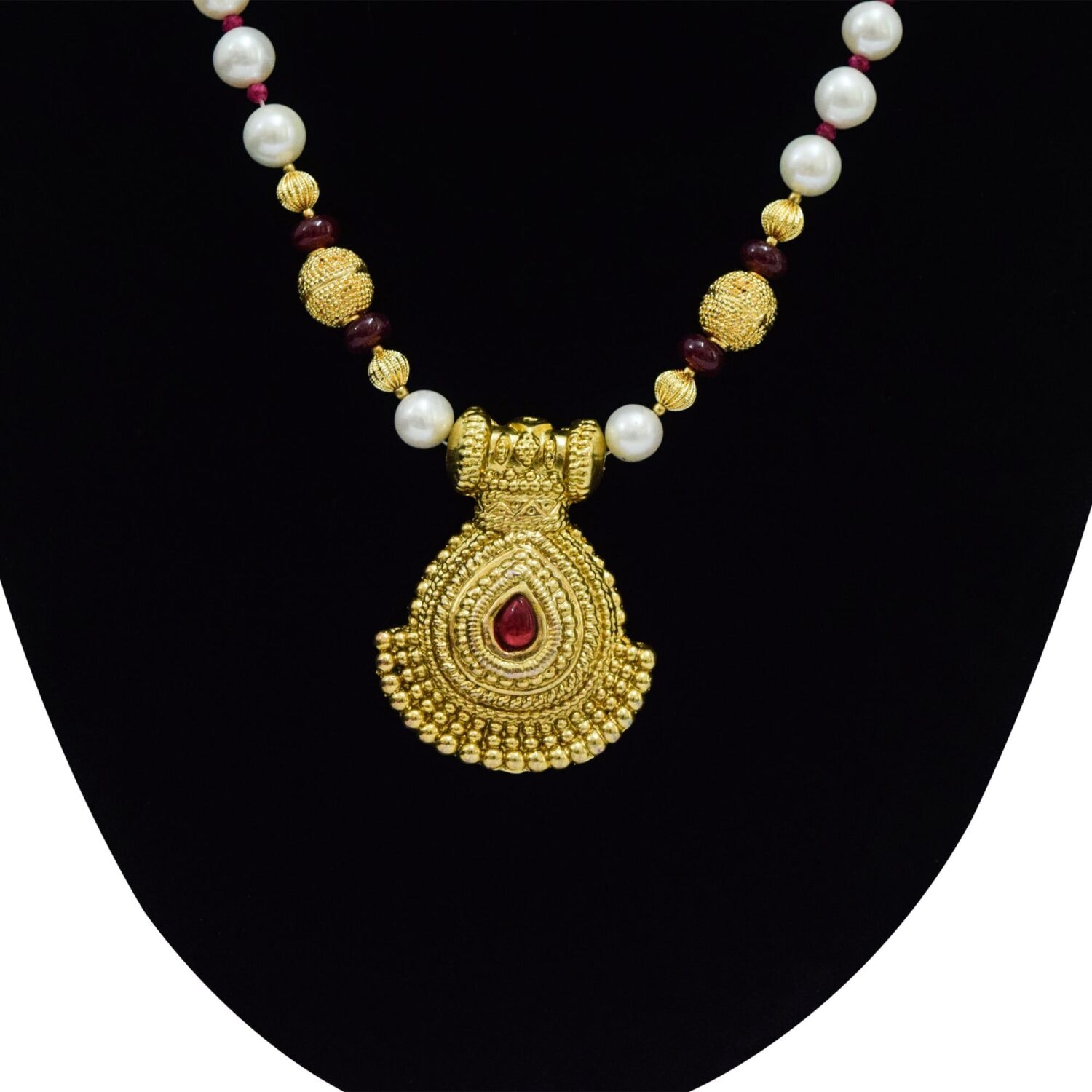 Pearl Necklace in Traditional Temple Jewellery Pendant - Image 2