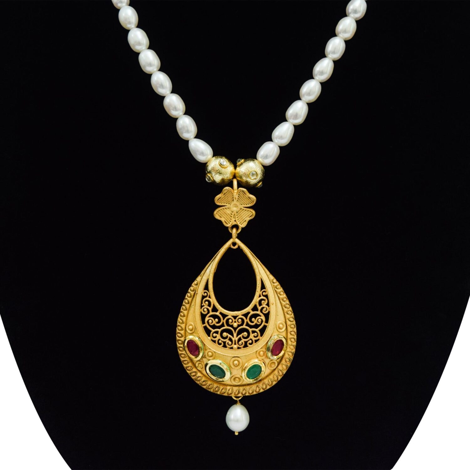 Vintage collection - Rich and Traditional Pearl Set in Ruby Emerald Pendant - Image 3