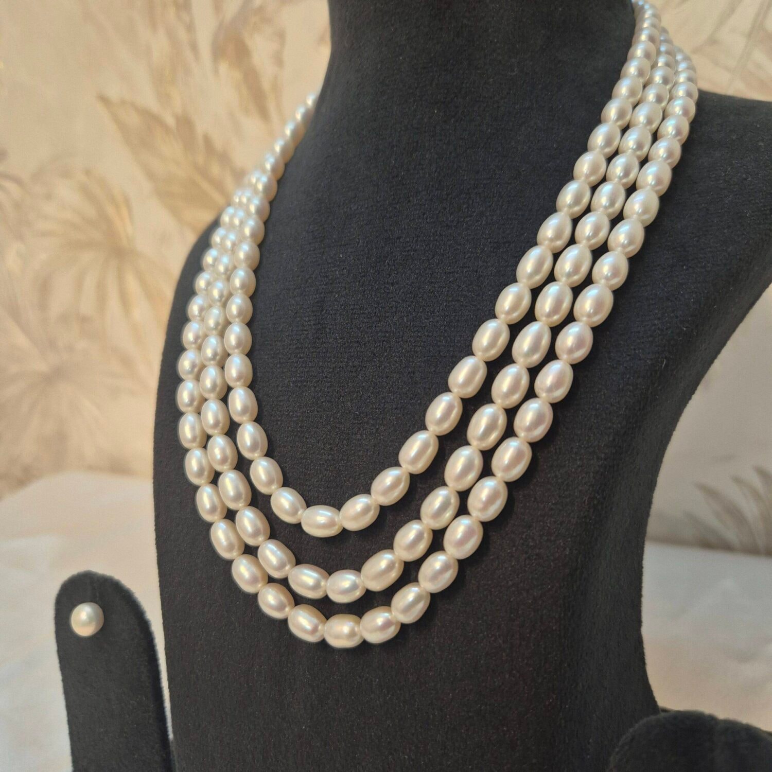 Beautiful 3 Line Pearl Necklace In 6-7mm Long White Oval Pearls - Image 2