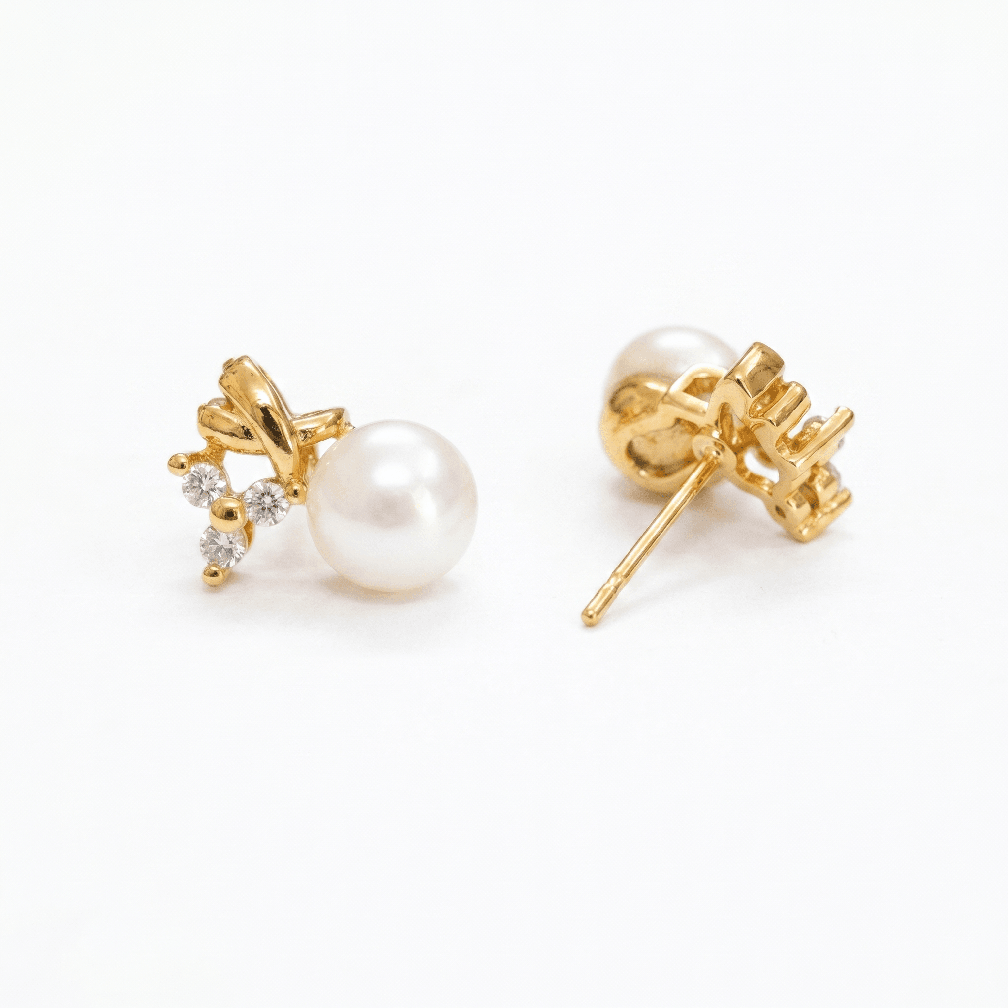 Fashionable Pearl Studs in American Diamonds - Image 2