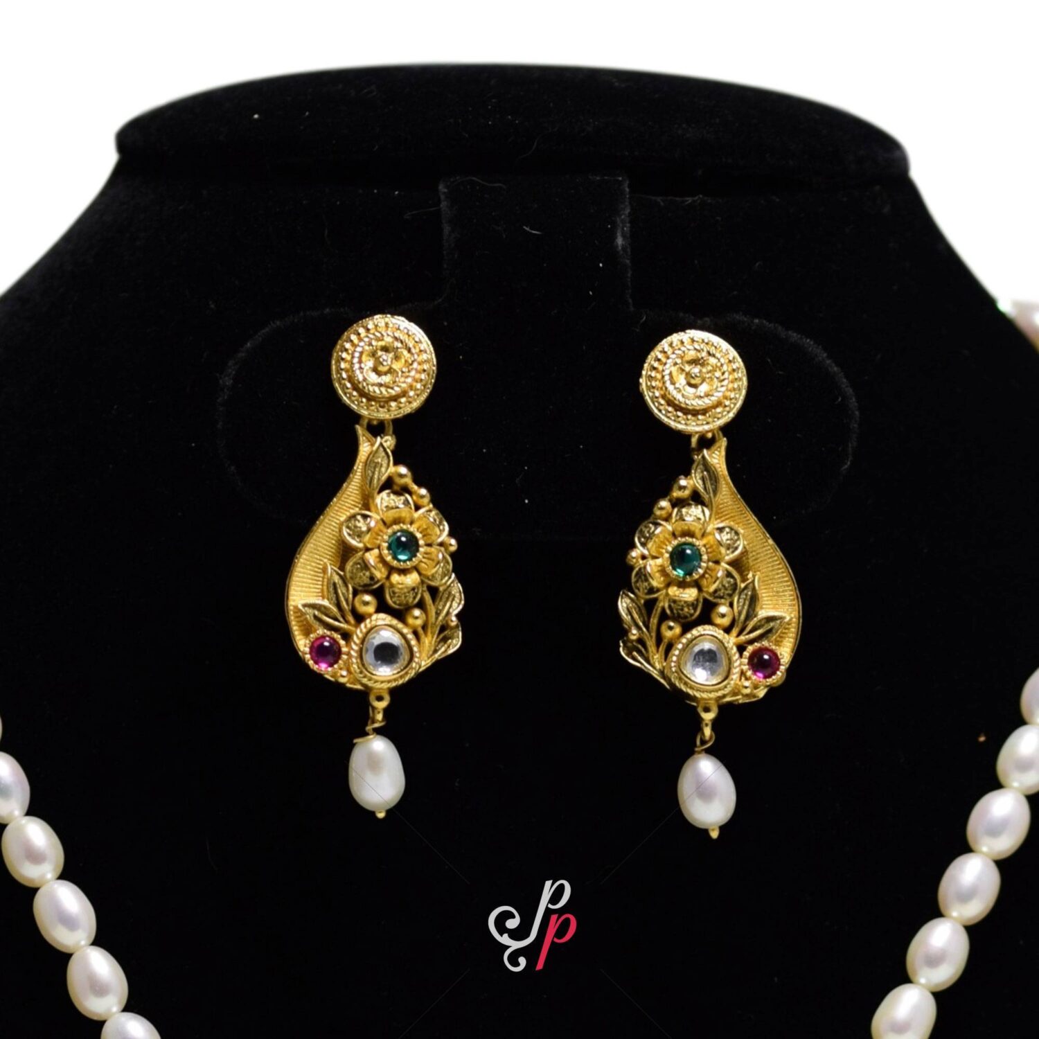 Vintage Collection - Kundan Studded Pendant in finest of 6mm long oval pearls - Image 3