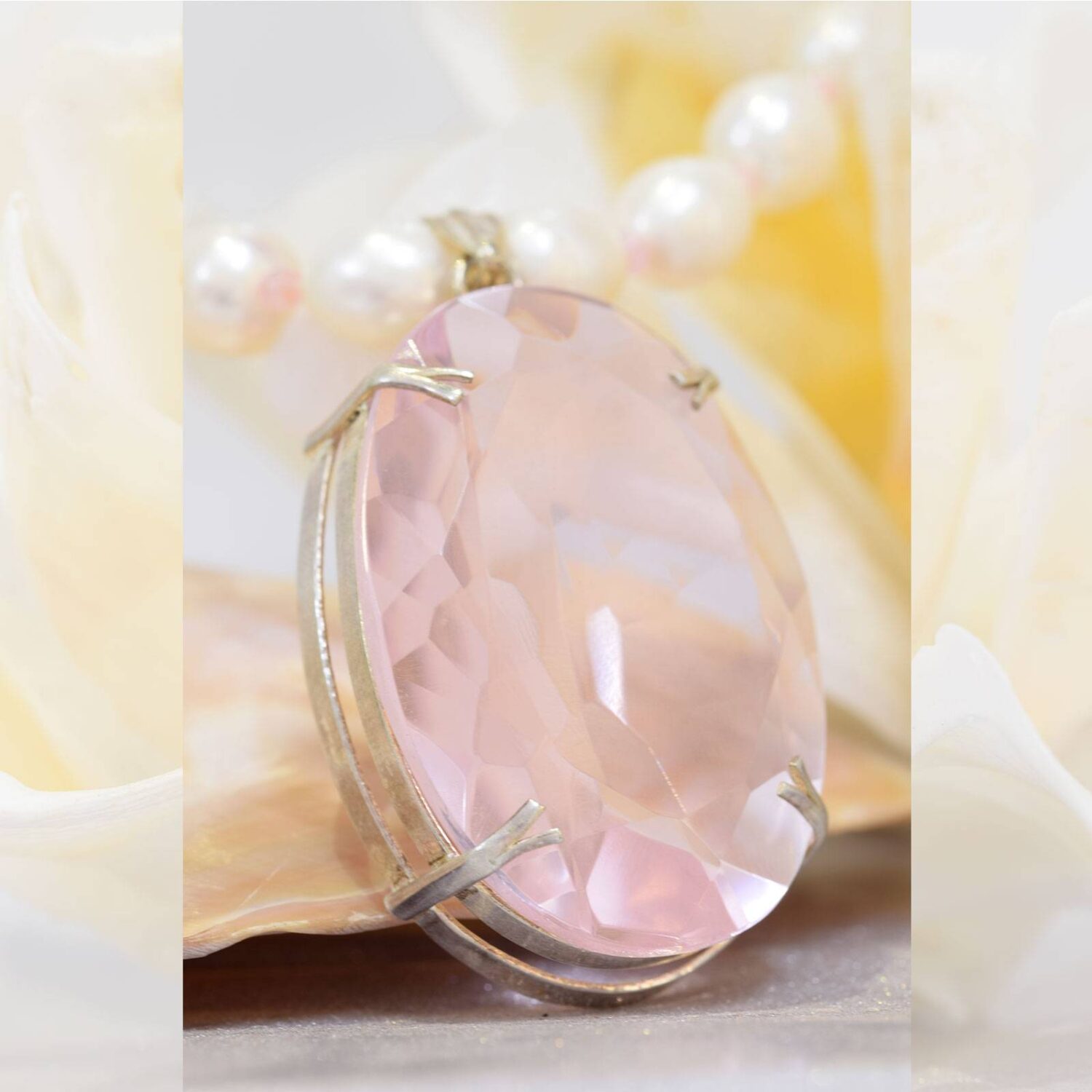 Luxurious Pearl Set in Large Rose Quartz Pendant in Sterling Silver - Image 3