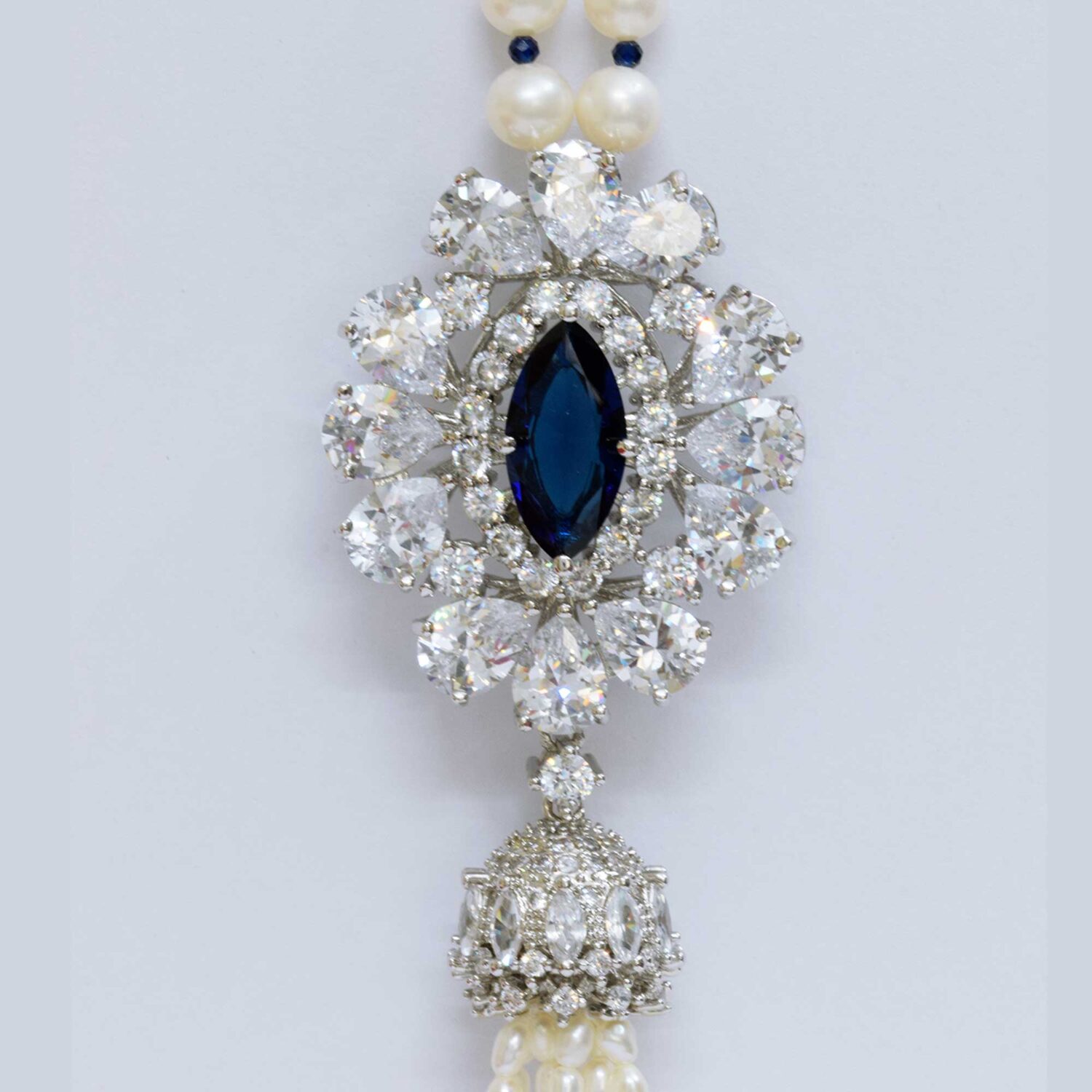 Magnificent White Pearl Necklace Set with Glittering Side Pendant - Image 4