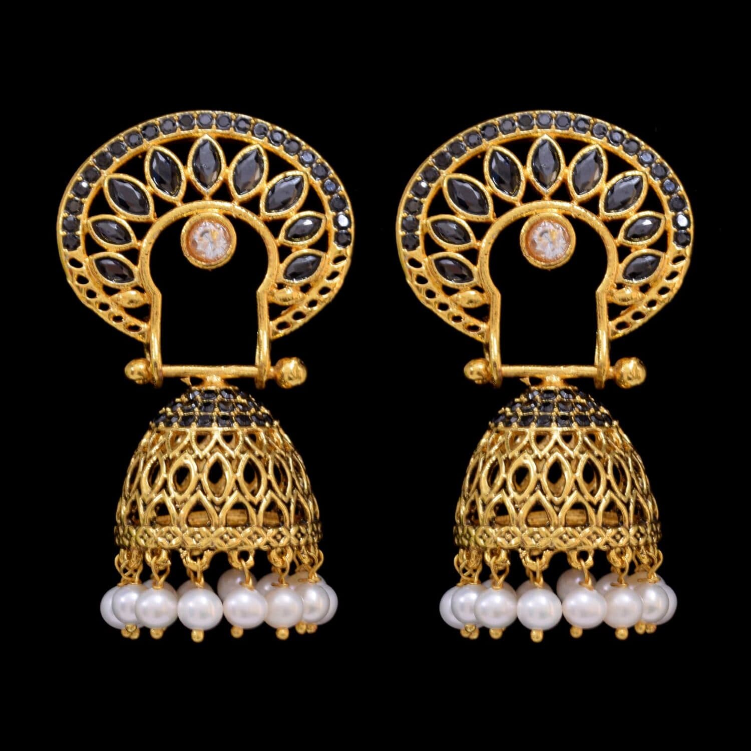 Onyx in pearl jewellery from Pure Pearls