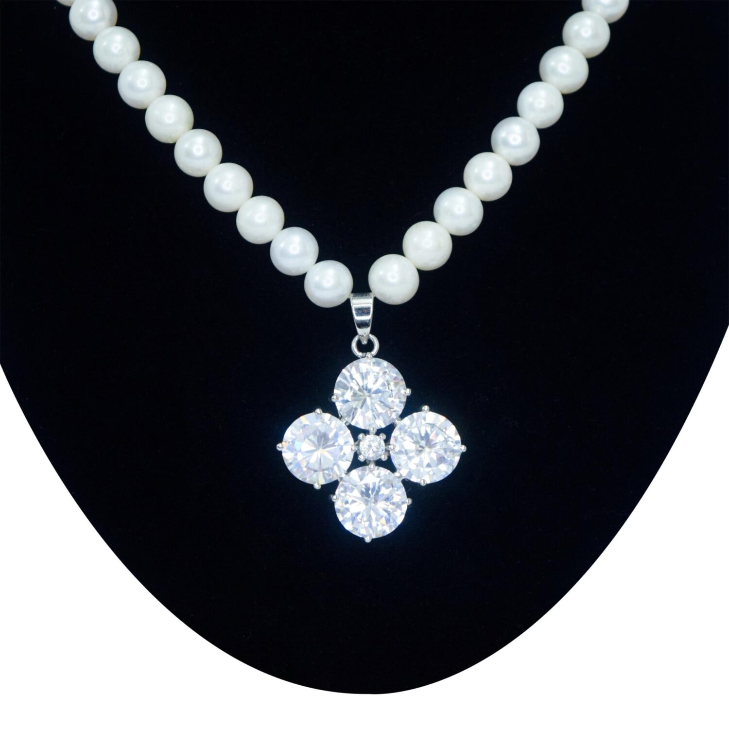 Brilliant White Pearl Necklace with 8mm Round Pearls and Crystal Pendant - Image 2