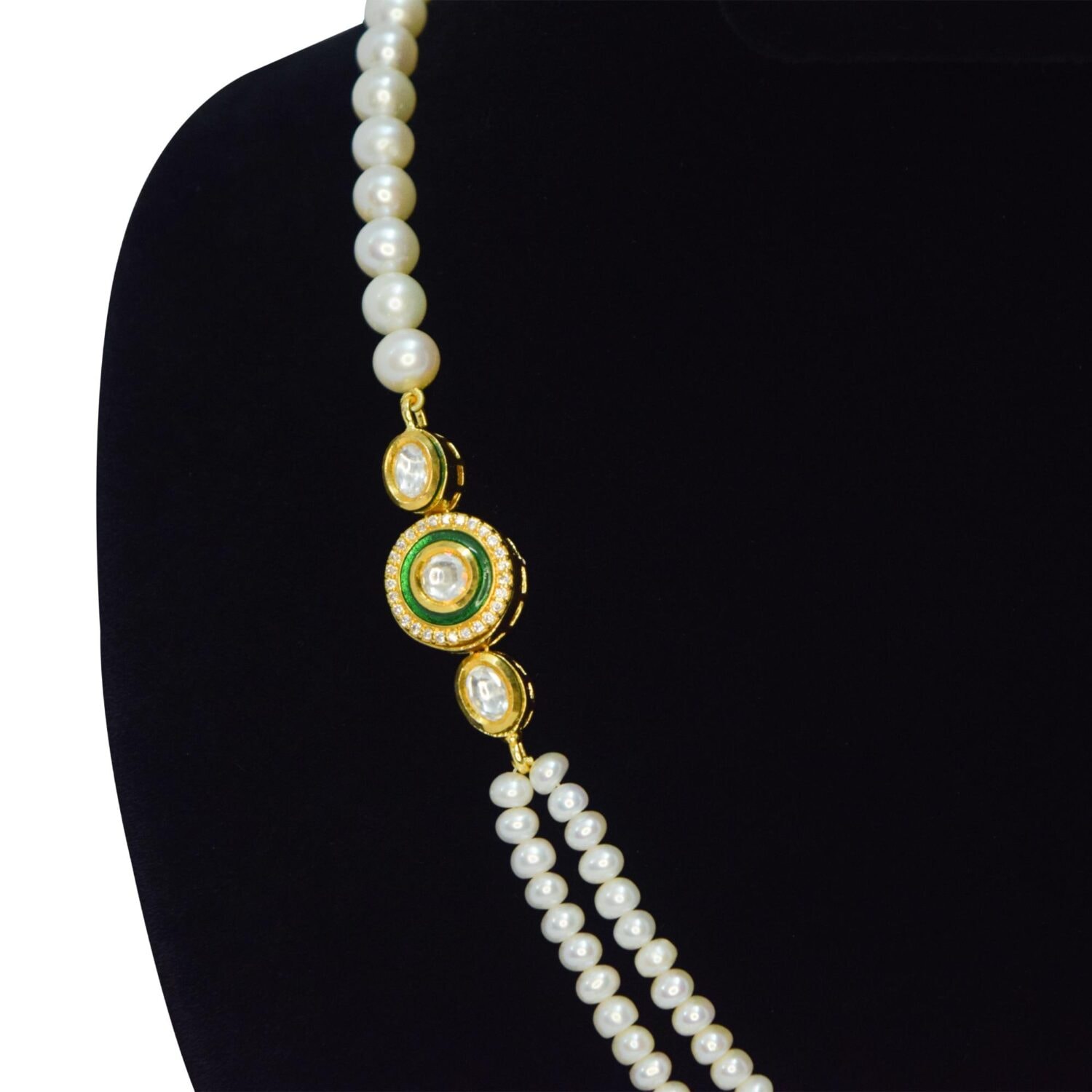 Ethereal White Pearl Necklace With A Kundan Brooch - Image 2