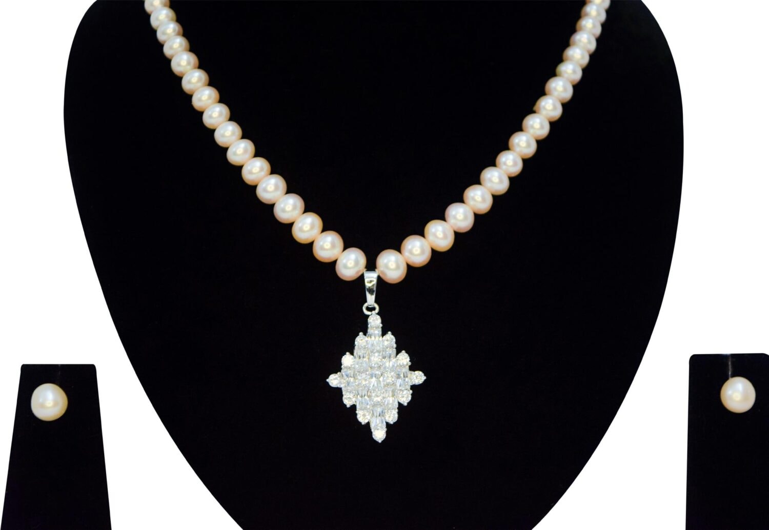 Graduated Pink Pearl Necklace With Sparkling AD Pendant - Image 2