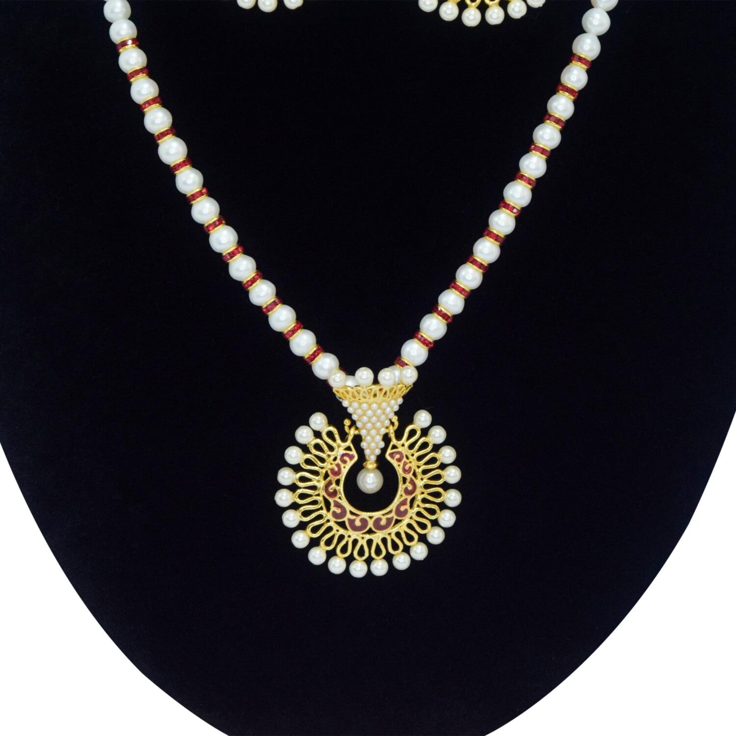 Trendy Round Pearls Necklace with Distinctive Faux Pearl Pendant - Image 2