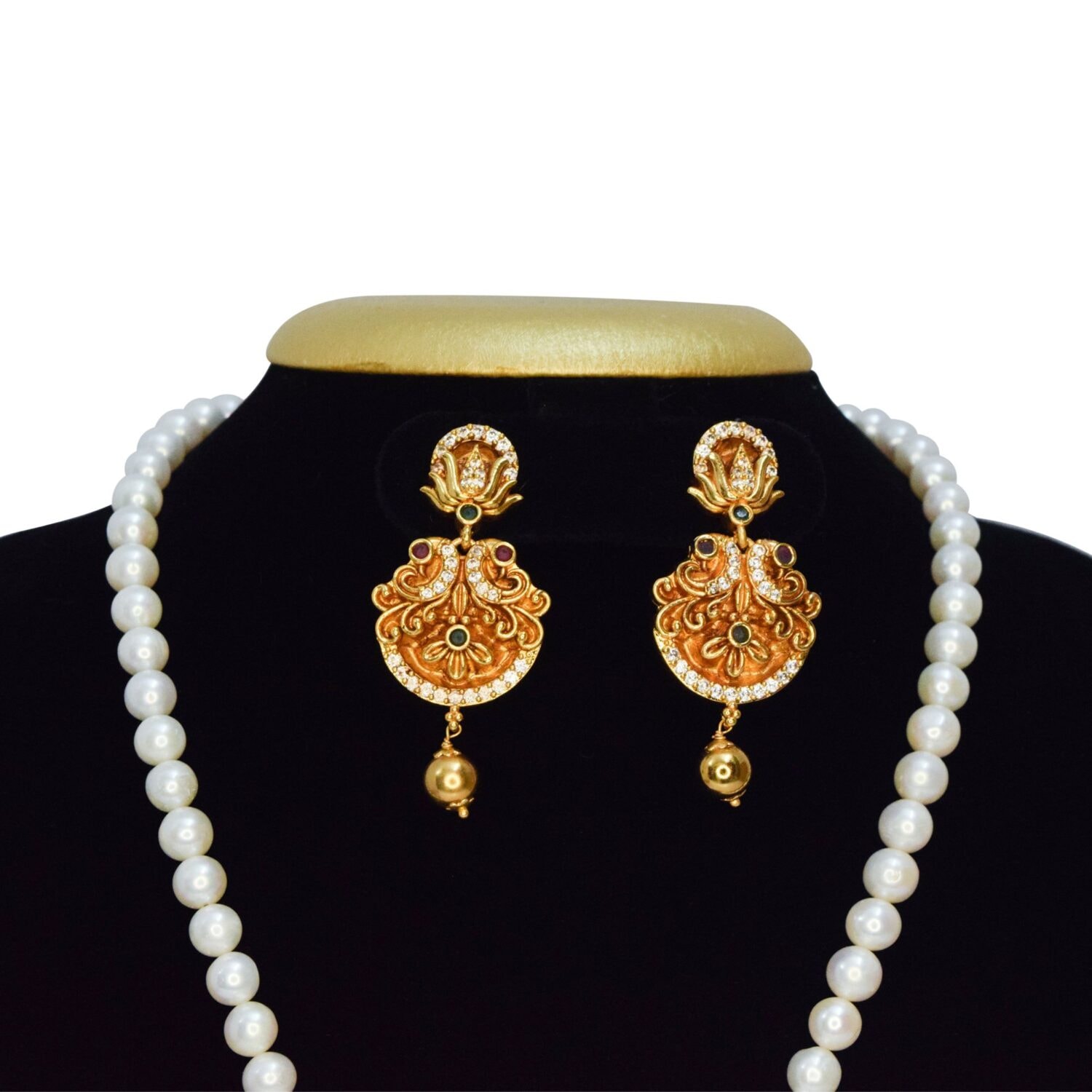 Luxurious White Pearls Mala With Lord Krishna Pendant - Image 3