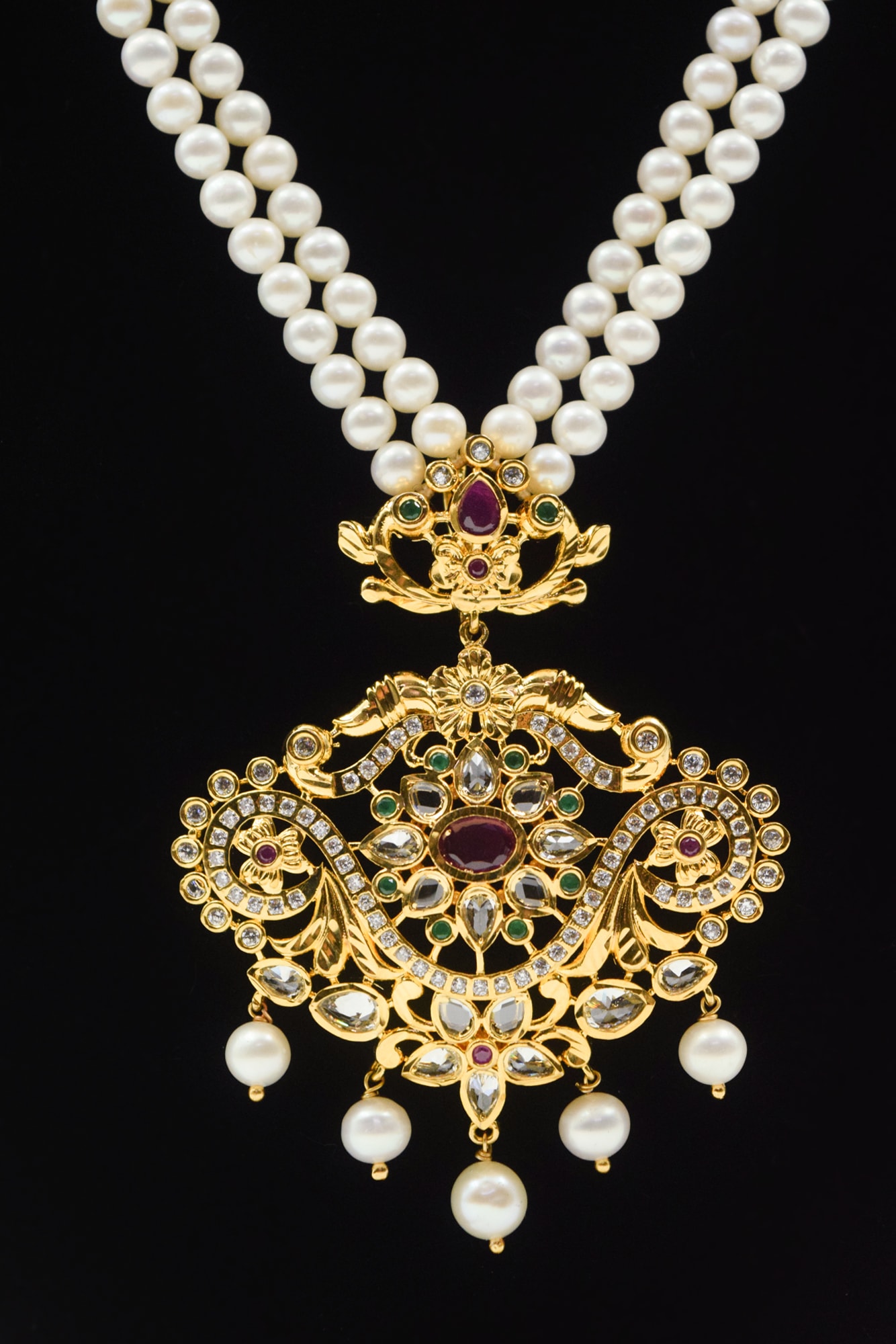 Luxurious Dual Row White Pearl Necklace With Traditional Pendant - Image 3