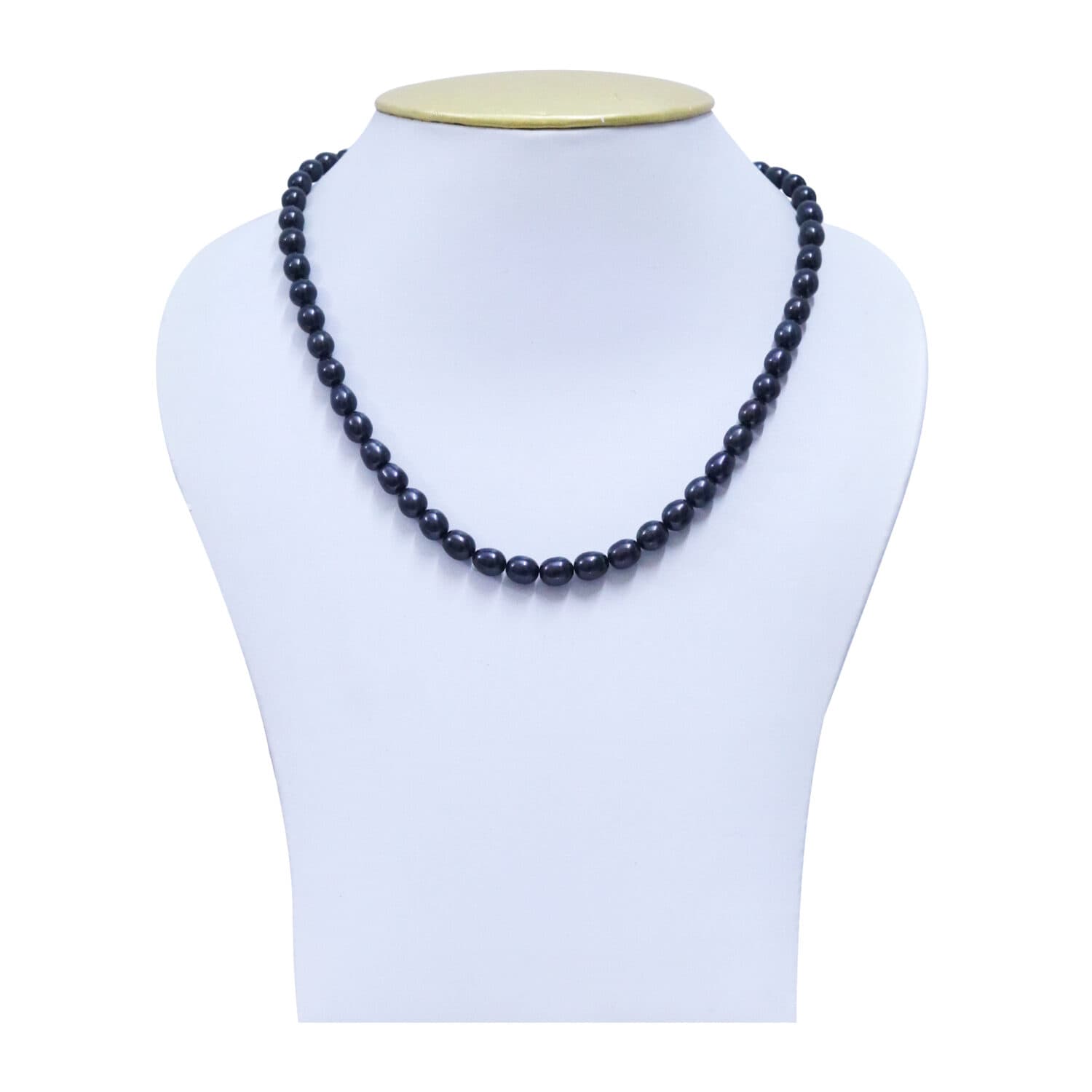 Graduated in pearl jewellery from Pure Pearls