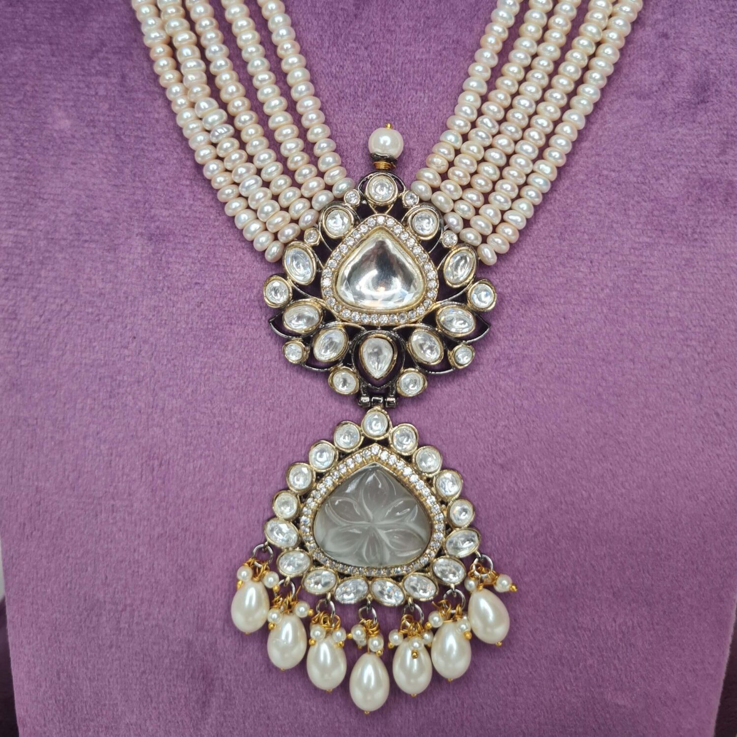Regal Multirow Haar Featuring Off-White Pearls With Subtle Victorian Pendant - Image 2