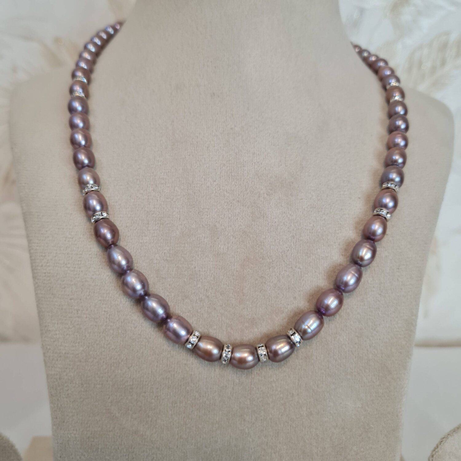 Exotic 1Line 6.5mm Mauve Oval Pearls 18 Inch Long Necklace With CZ Spacers - Image 2