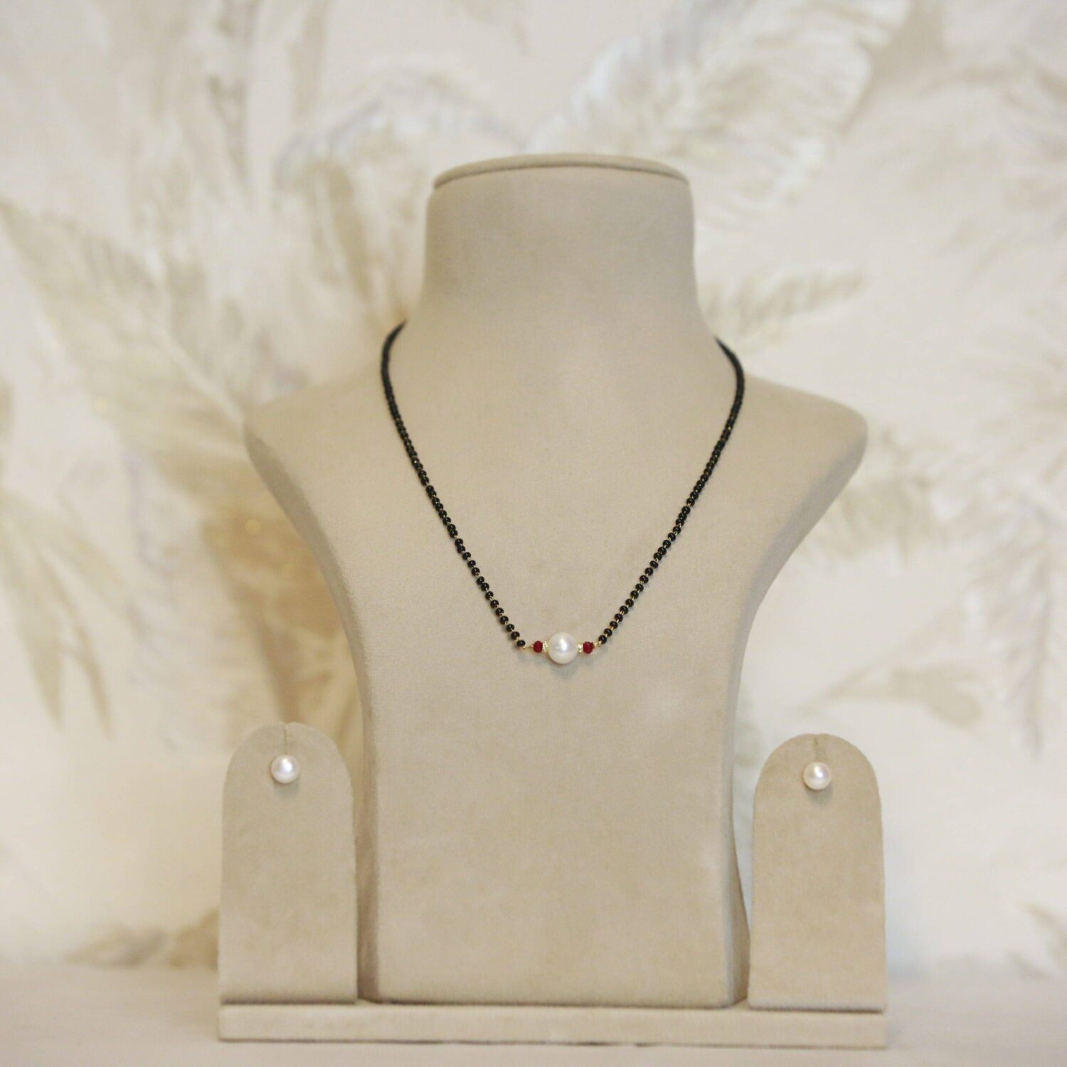 Simple 18Inch Black Beads Necklace With White Pearl & SP Ruby Beads
