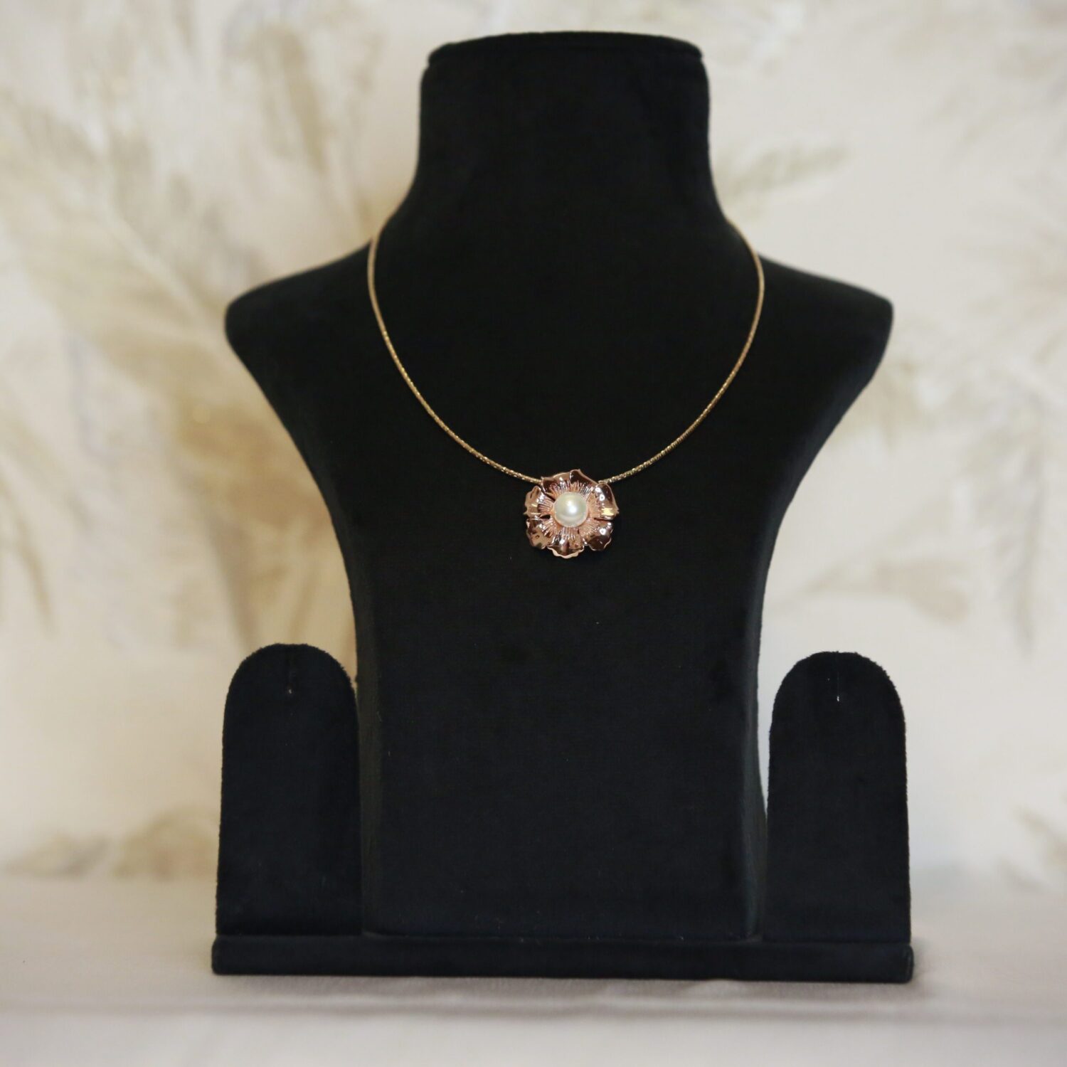 Delightful Rose Gold Finish Floral Pendant With 9.5mm White Button Pearl - Image 2